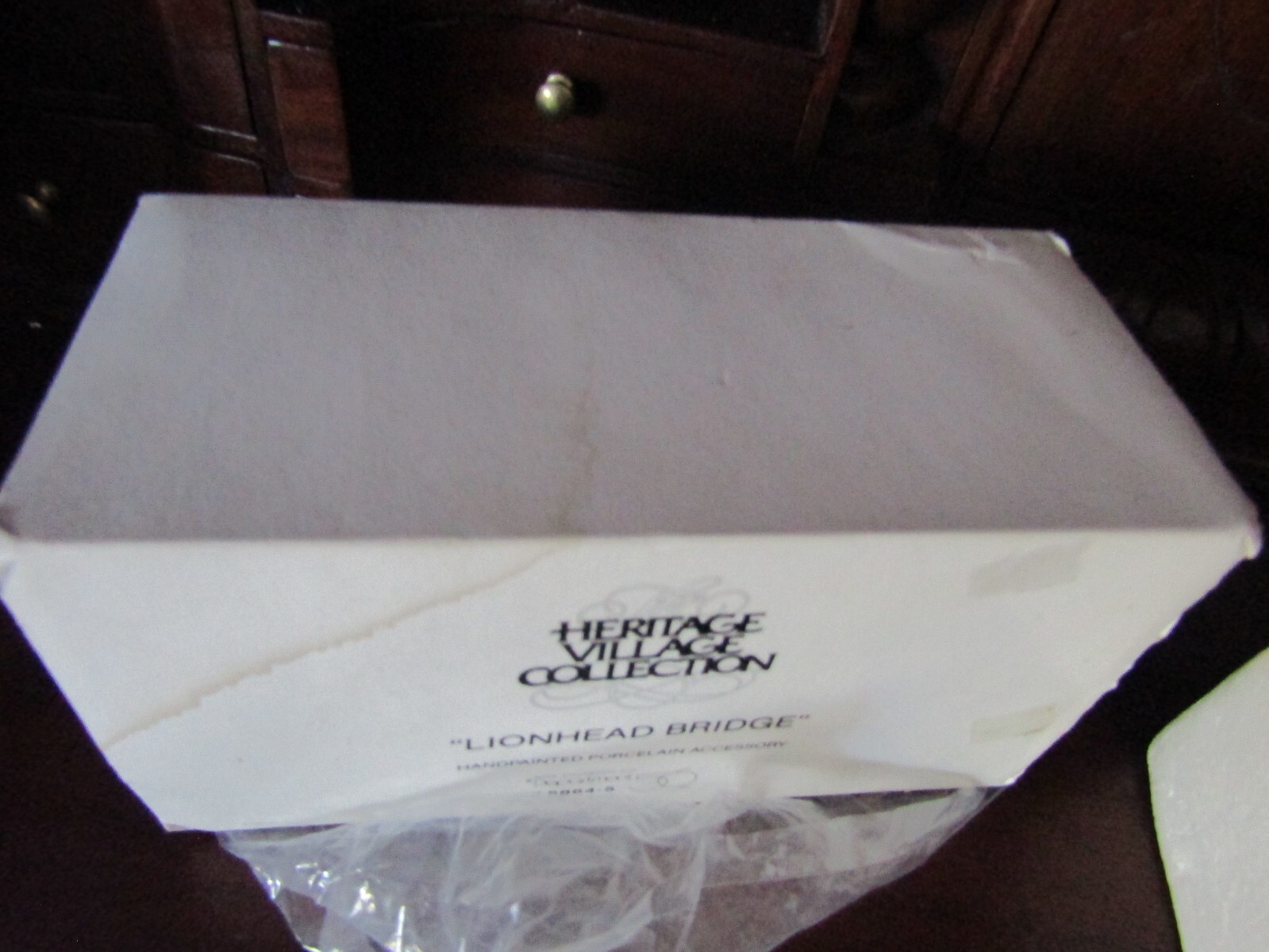 Department 56 The Heritage Village Collection Porcelain”Lionhead Bridge” #5864-5