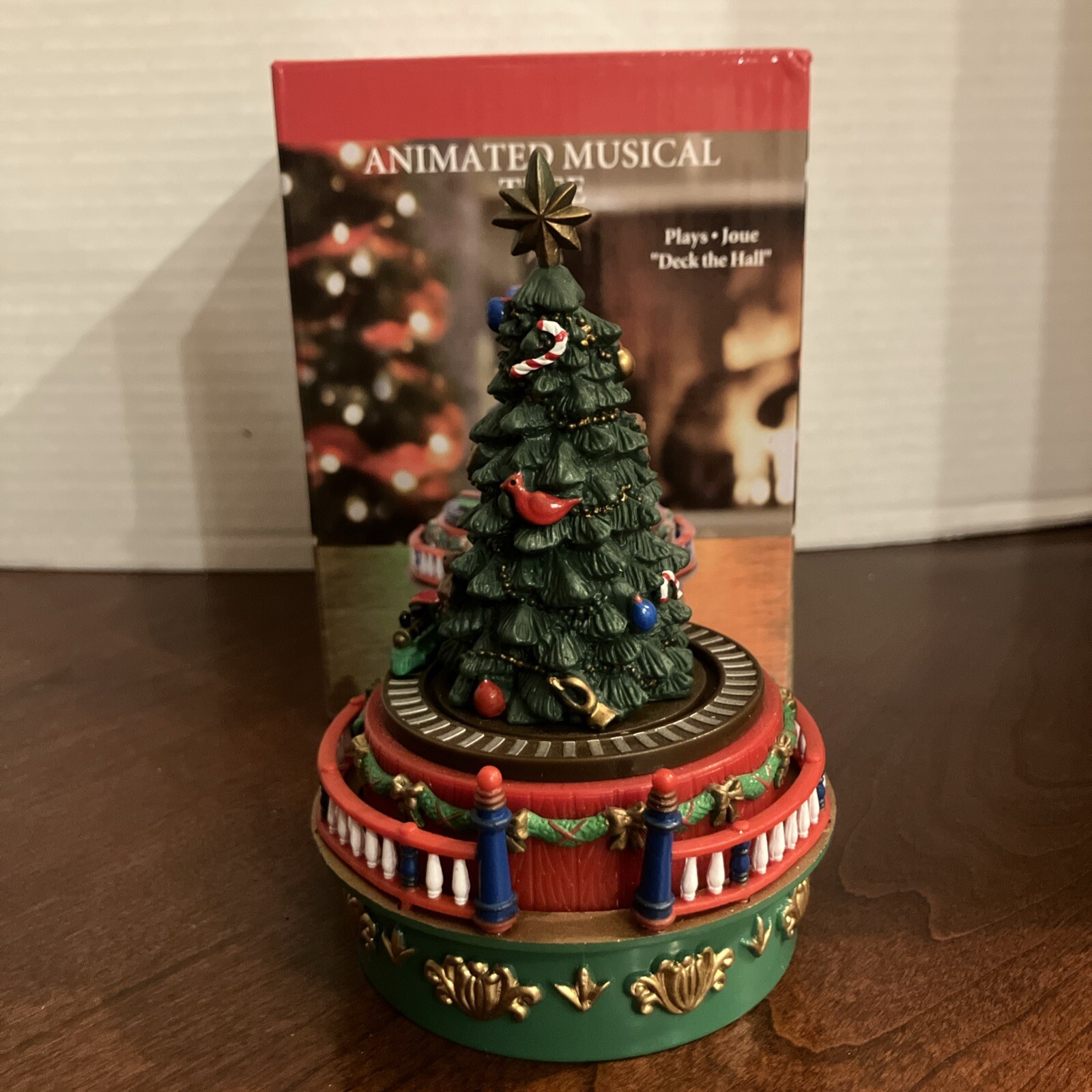 Mr Christmas ANIMATED MUSICAL TREE Music Box plays Deck the Halls & Train Turns