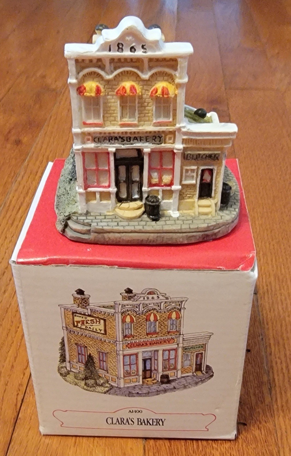 THE LIBERTY FALLS Collection MINIATURE BUILDINGS SET OF 5 Buildings.