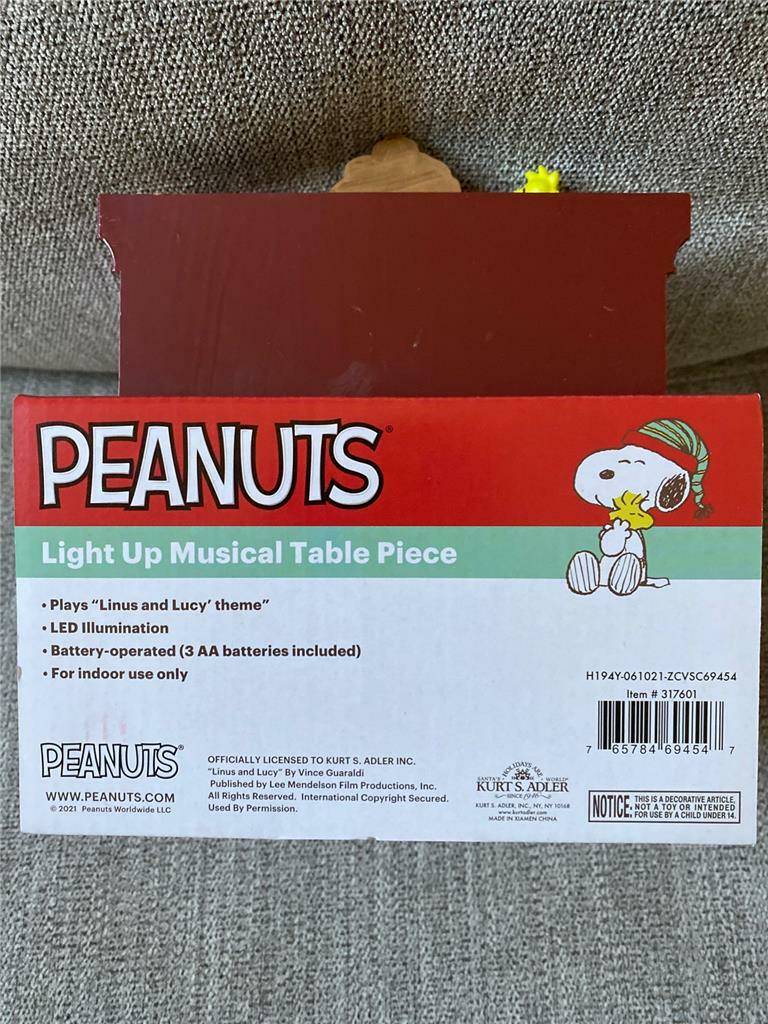 NEW Peanuts Snoopy Woodstock & Charlie Brown Lights Up Music Table Piece