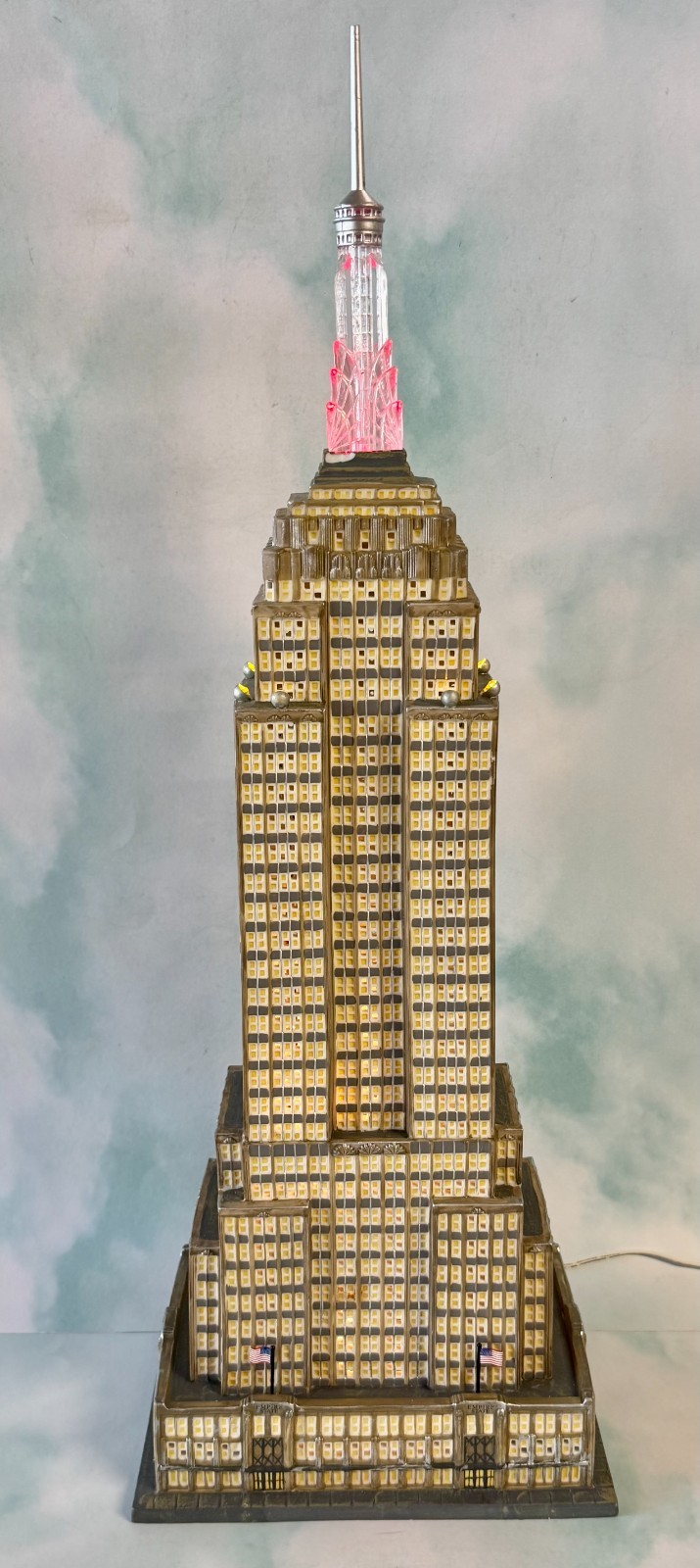 DEPT 56 -EMPIRE STATE BUILDING 59207 – RARE – CHRISTMAS IN THE CITY – SEE NOTES