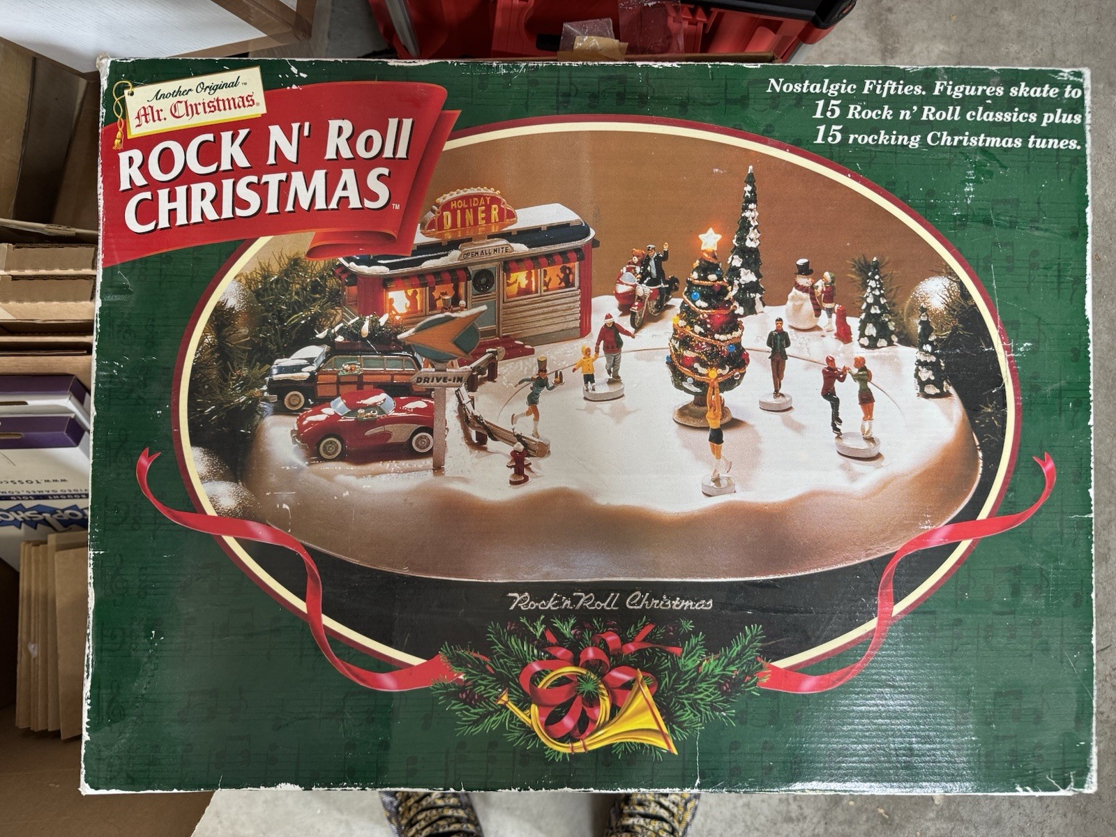 Mr. Christmas Rock N Roll Animated Musical Diner Skating Pond Complete & Works!!