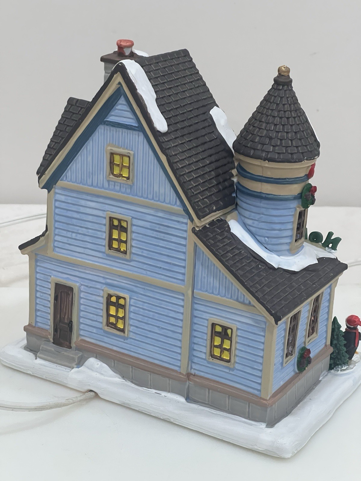 Lemax “Christmas Joy Residence” Porcelain Lighted Building 2023 Excellent & RARE