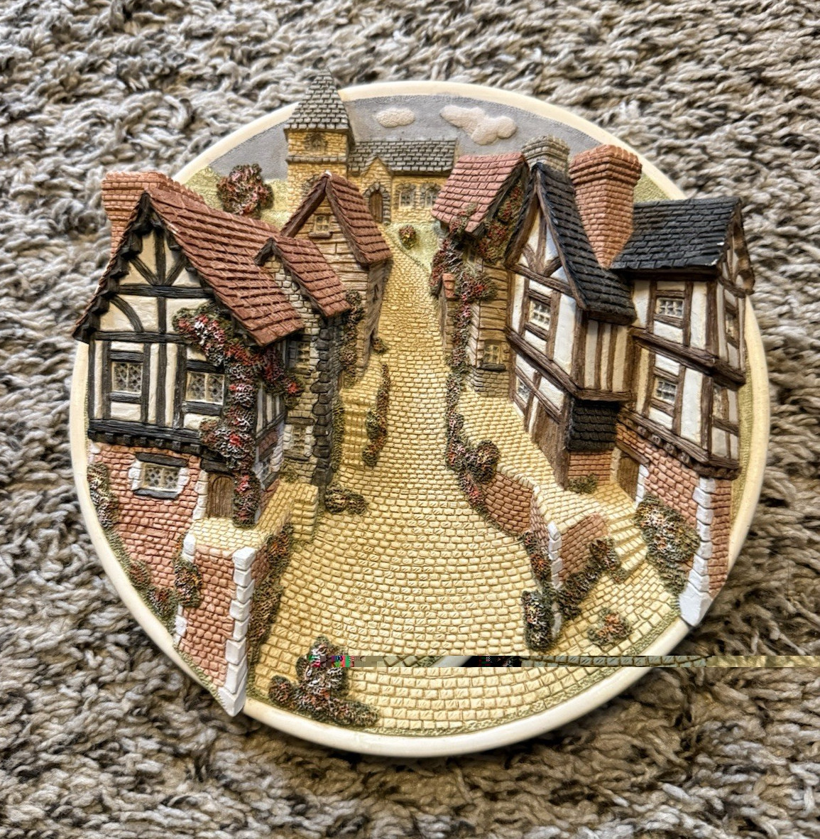 David Winter Round Cottage Wall Plaque Hand Painted Handmade Ceramic