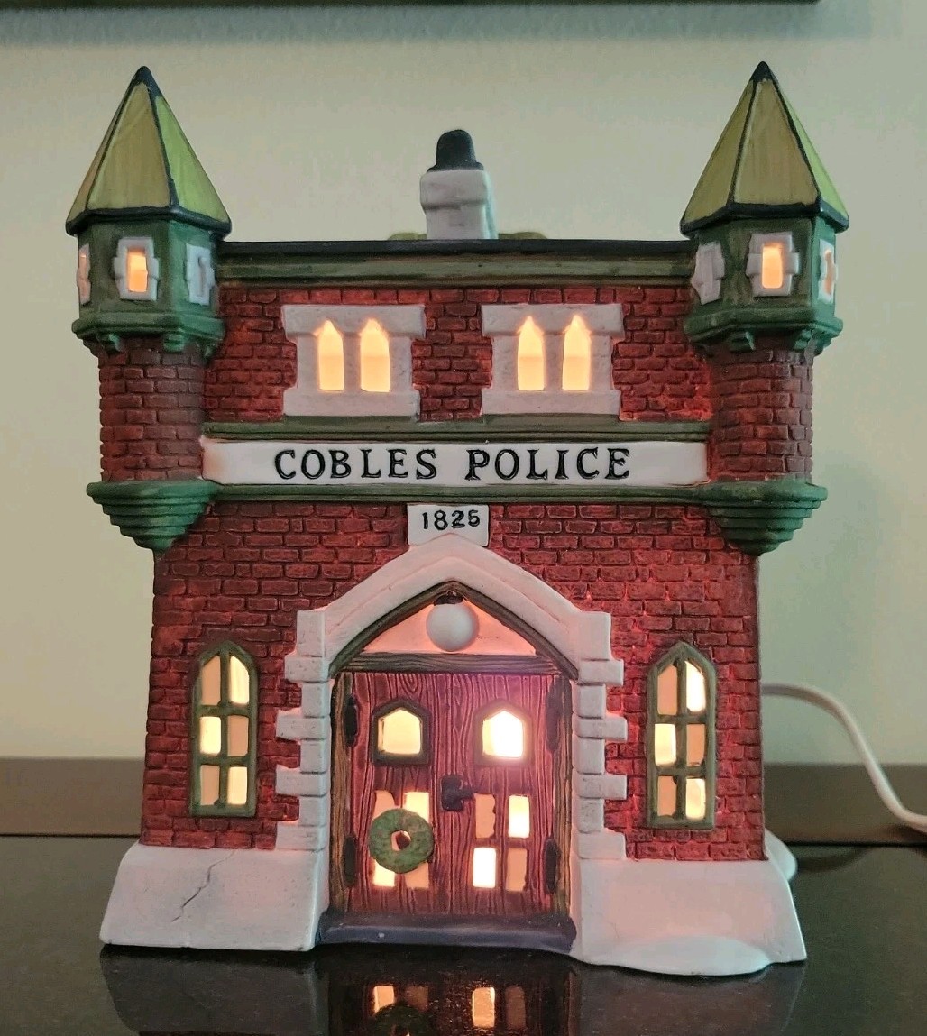1989 Dept 56 Dickens Village “Cobles Police Station” #5583-2 Retired EUC