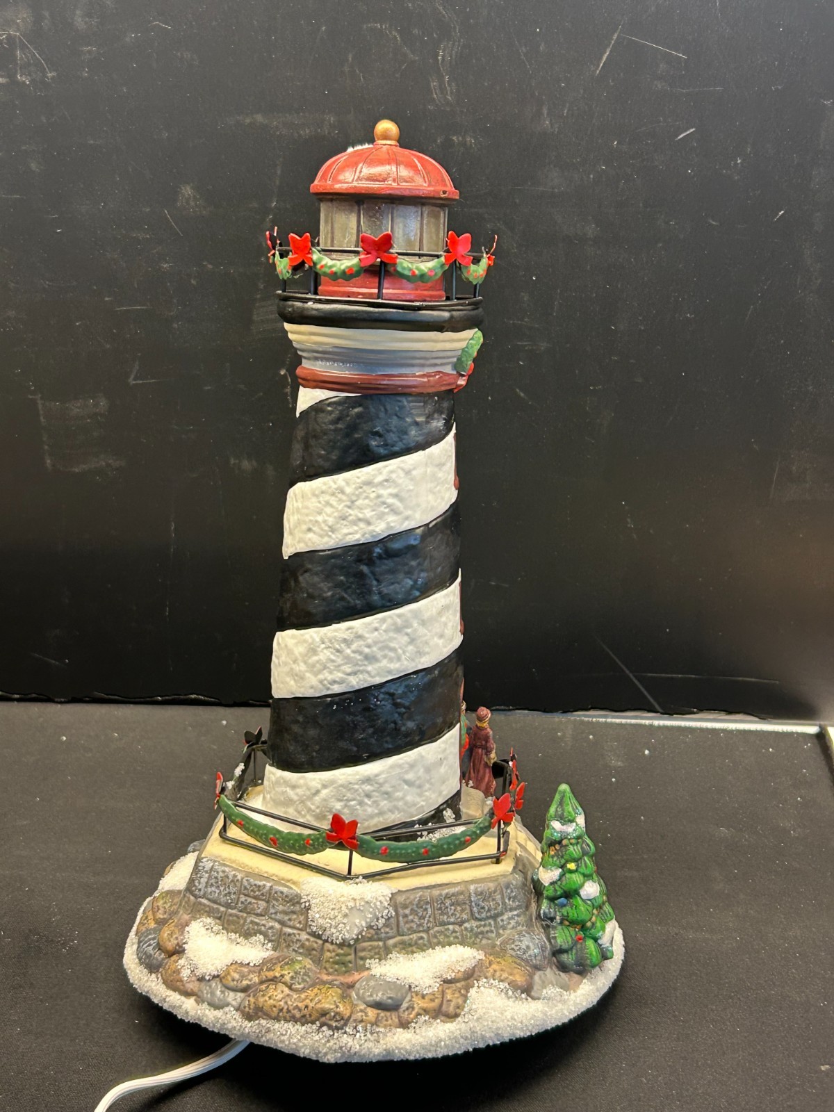 🎄🎄 St. Nicholas Square-Illuminated Spiral Lighthouse-The Village Collection