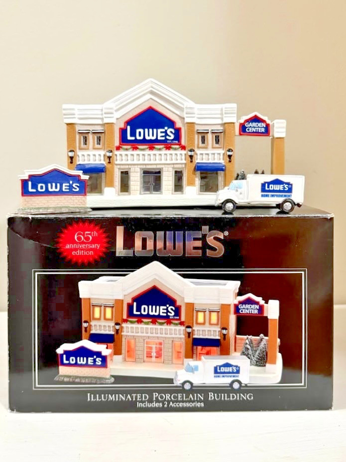 Santa’s Best LOWE’S 65th ANNIVERSARY BUILDING SET