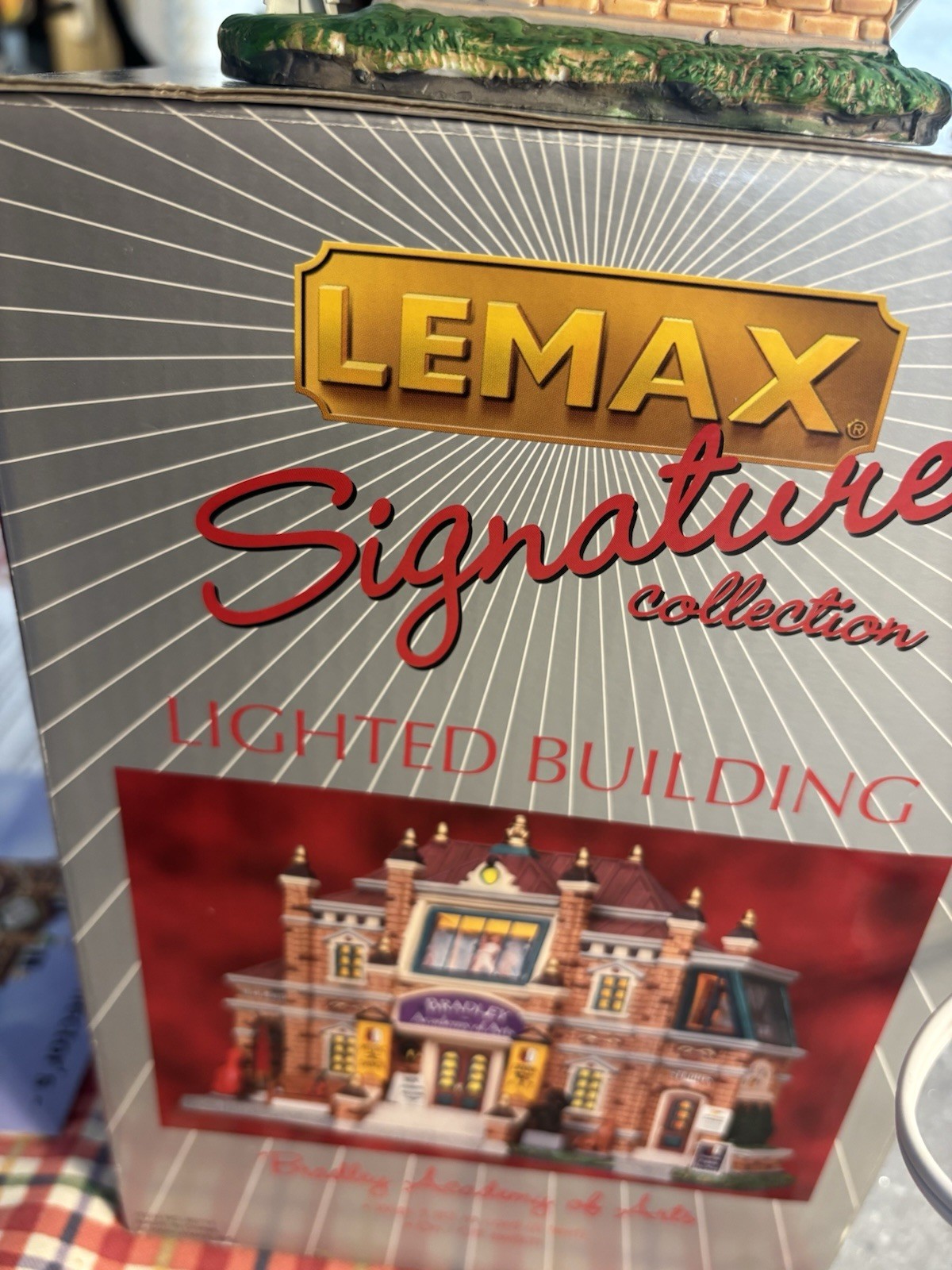 Lemax Signature Collection “Bradley Academy Of Arts” Lighted Building WORKS