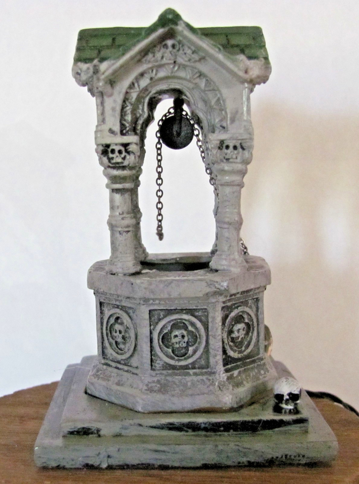 Lemax Spooky Town Lighted Accessory – Gothic Well #14828
