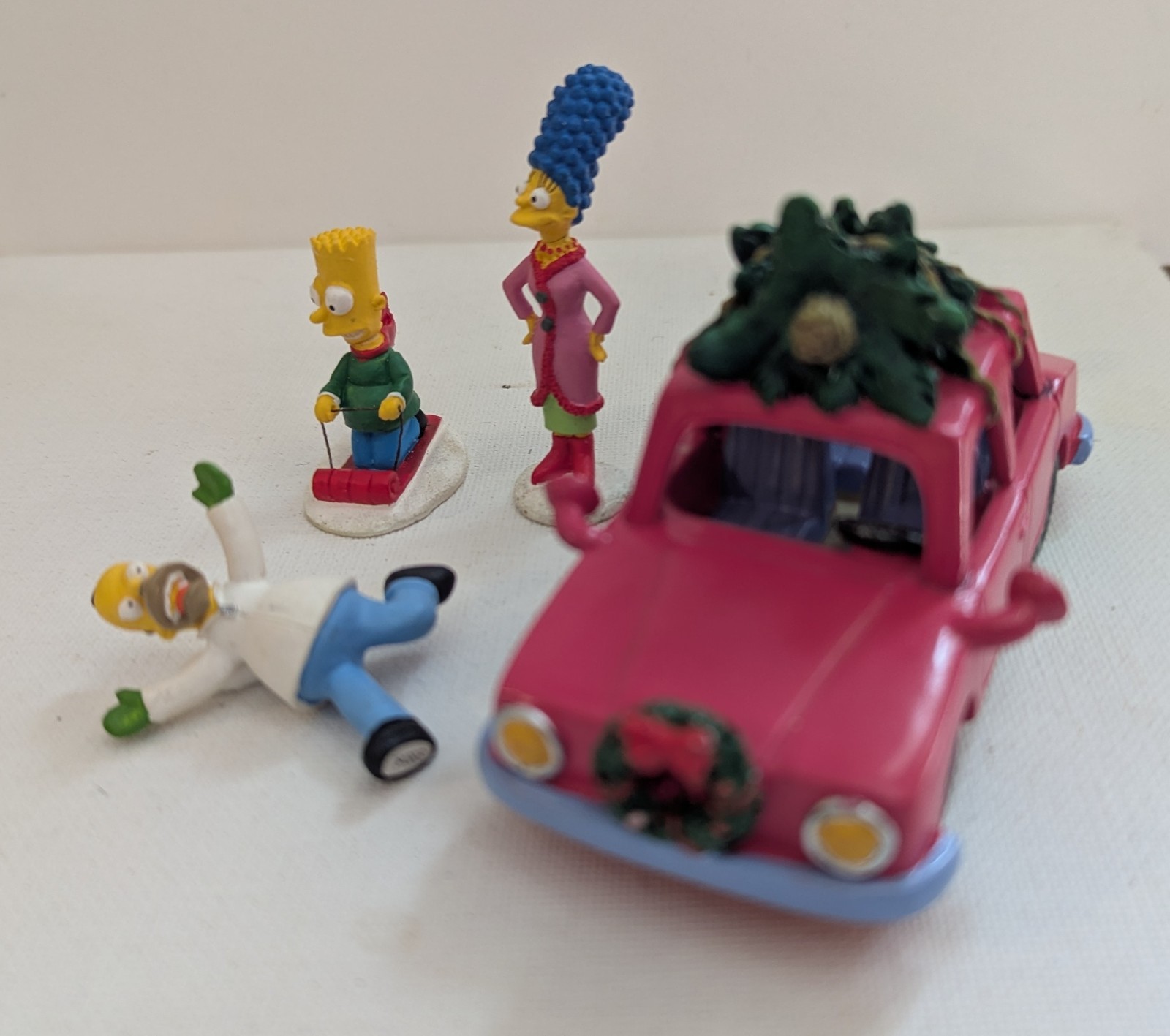 SIMPSONS CHRISTMAS VILLAGE BRINGING HOME THE TREE CAR PLUS HOMER, MARGE & BART