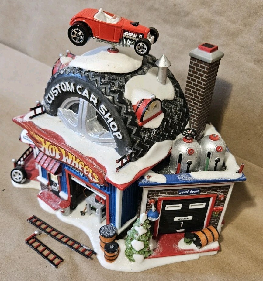Department Dept 56 North Pole Series 2005 Hot Wheels Custom Car Shop – 5656784