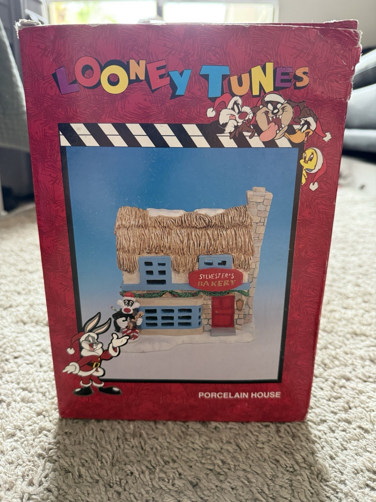 Looney Toons Ceramic Christmas Village Sylvester‘s Bakery with Light in Box