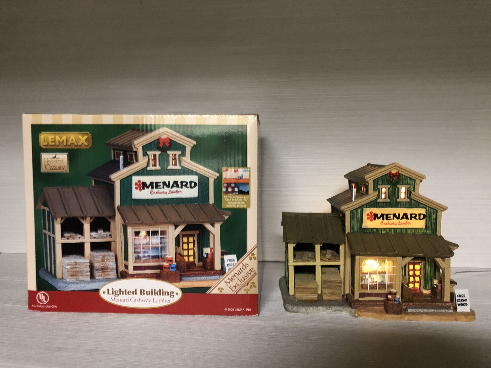 2005 LEMAX Harvest Crossing Lighted “MENARD CASHWAY LUMBER” #55325