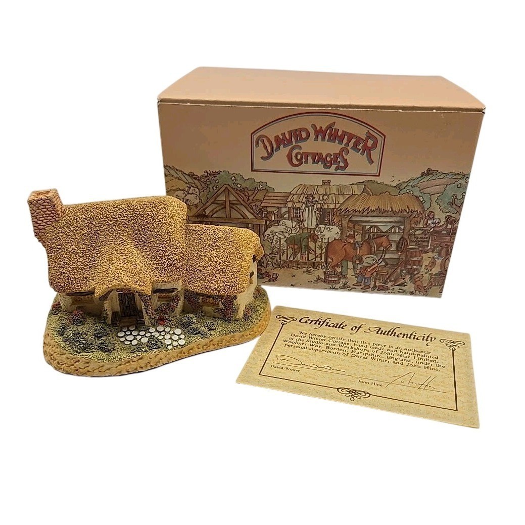 David Winter Cottages THE ROSE COTTAGE 1980 Vintage Original Box & COA
