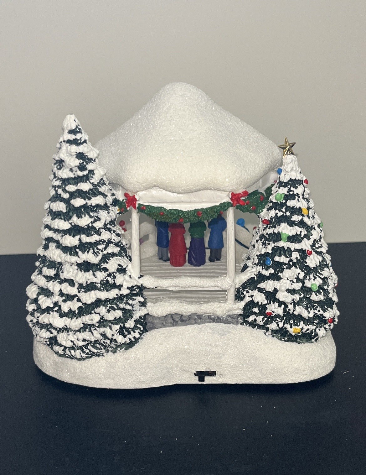 2023 Thomas Kinkade Teleflora Sweet Sounds Of Christmas Village Gazebo Lighted