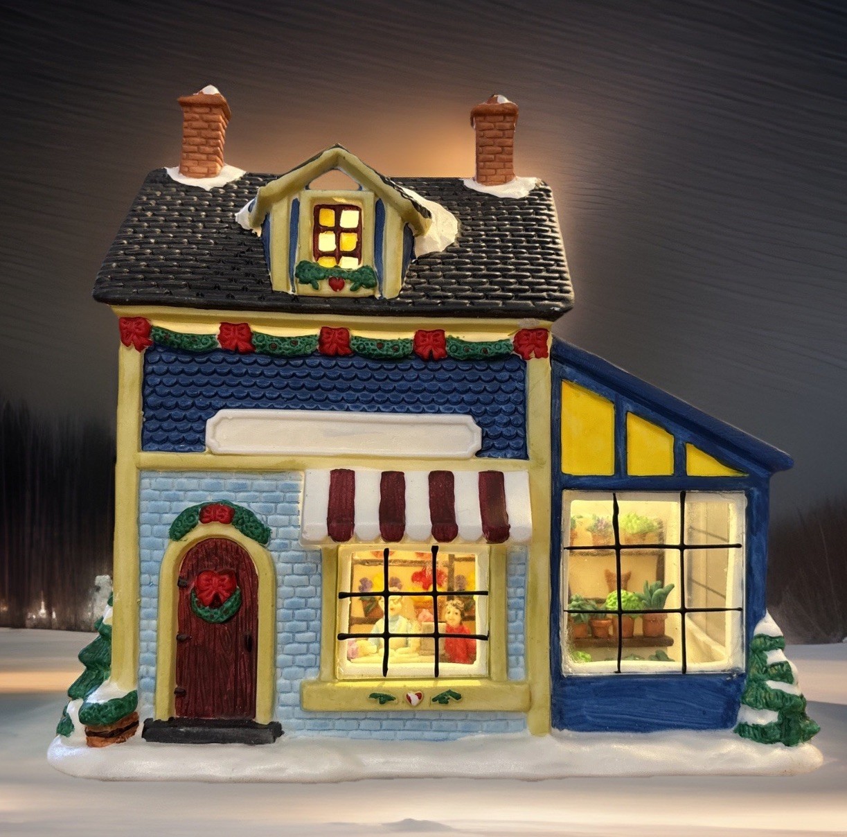 Victorian Village Collectibles “Smythes Greenhouse” Porcelain Building Mint