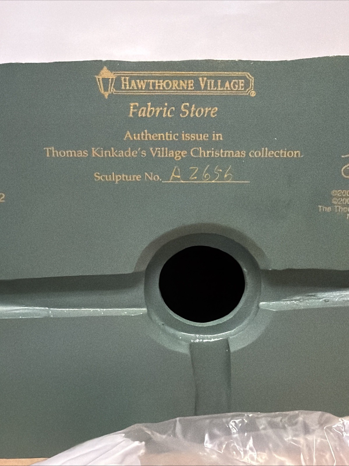 2019 Thomas Kinkade Hawthorne Village “Fabric Store” Christmas Village RARE