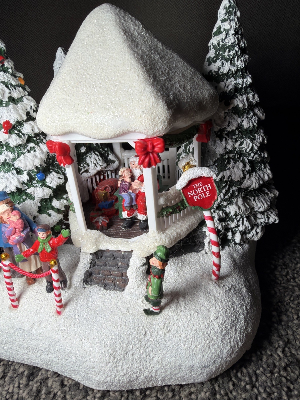 1993 Teleflora Thomas Kinkade “ST NICHOLAS CIRCLE” CHRISTMAS Village Lighted