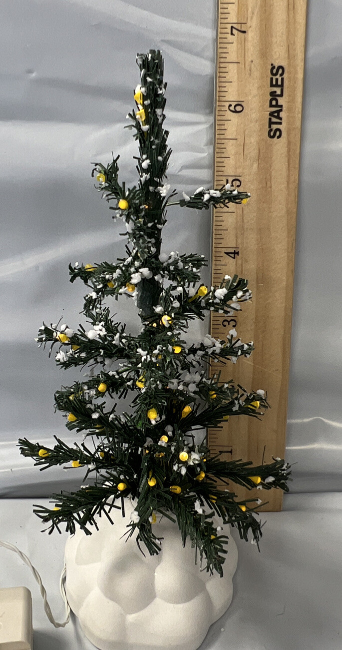 Lemax ~ Medium Lighted Pine Tree 6.5″ ~ Battery Operated, EUC, No box