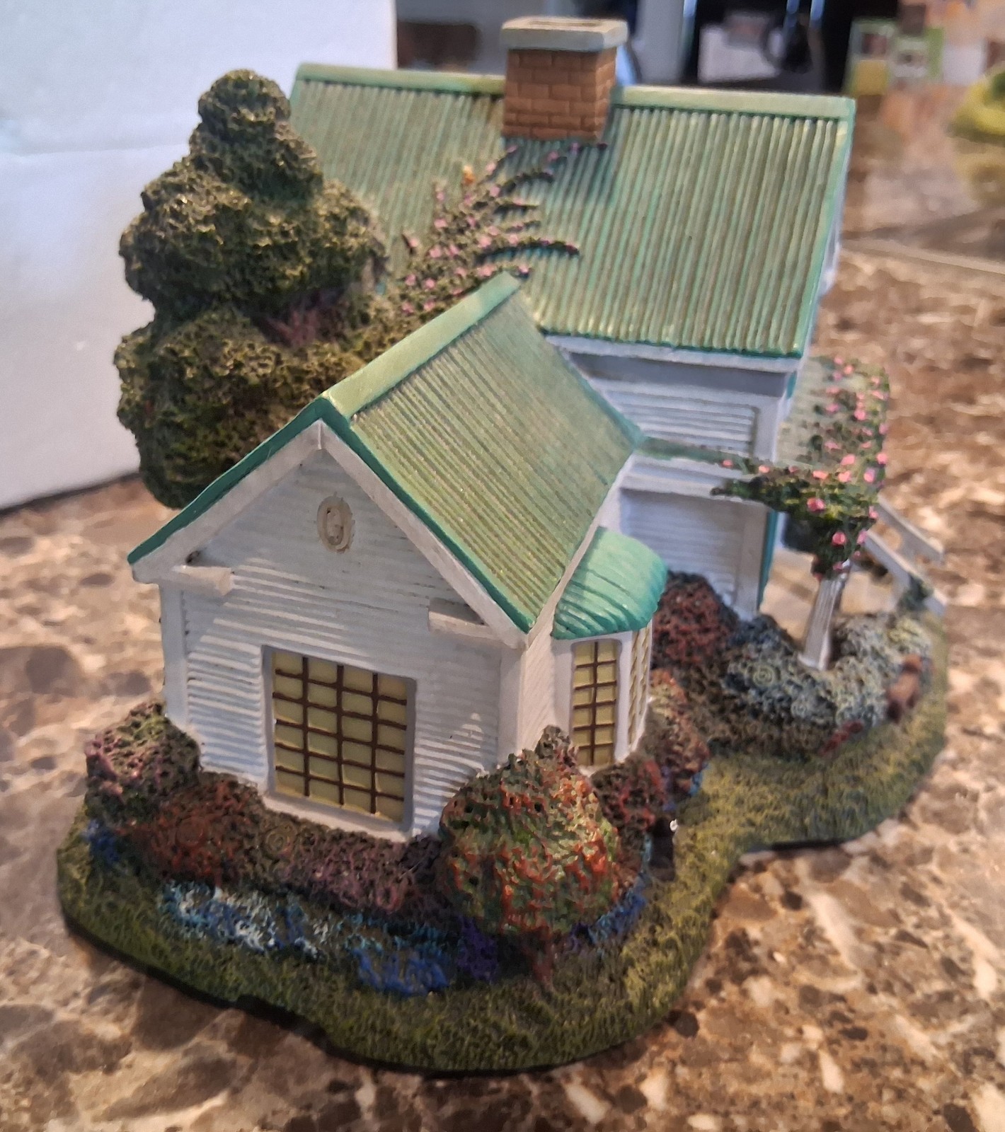 Vintage 2002 Thomas Kinkade Hawthorne Village Hometown Inn (PERFECT CONDITION)