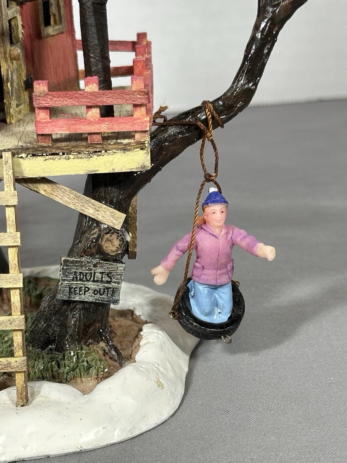 Lemax Adults Keep Out Treehouse 2004 Village Collection Table Accent w/ Box