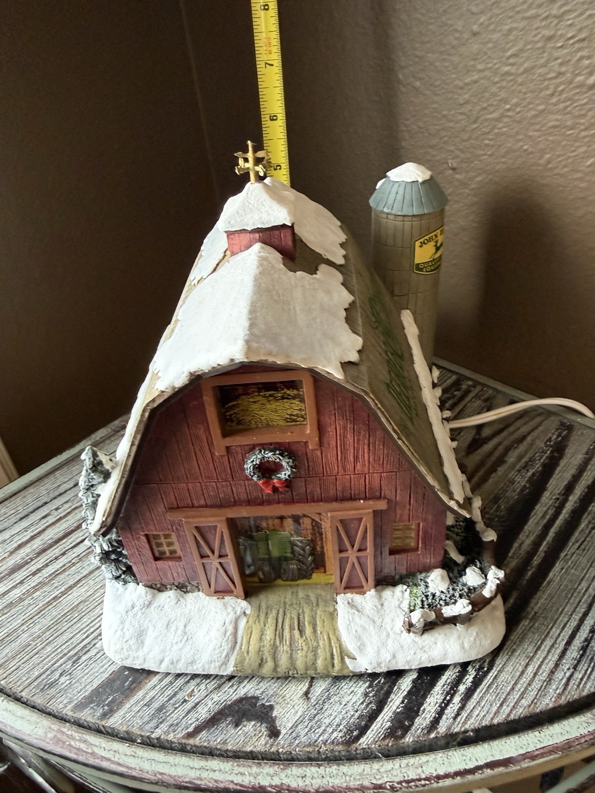 Thomas Kinkade Hawthorne Village John Deere Barn – Lighted Christmas Village