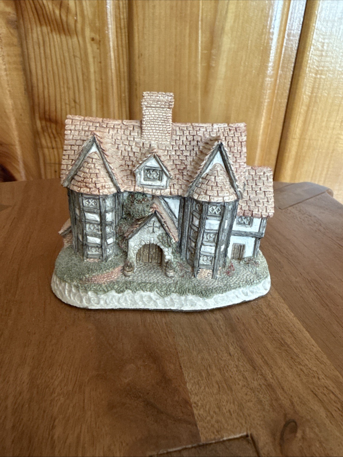 1985 David Winter Cottages Shirehall -No Box See Photos