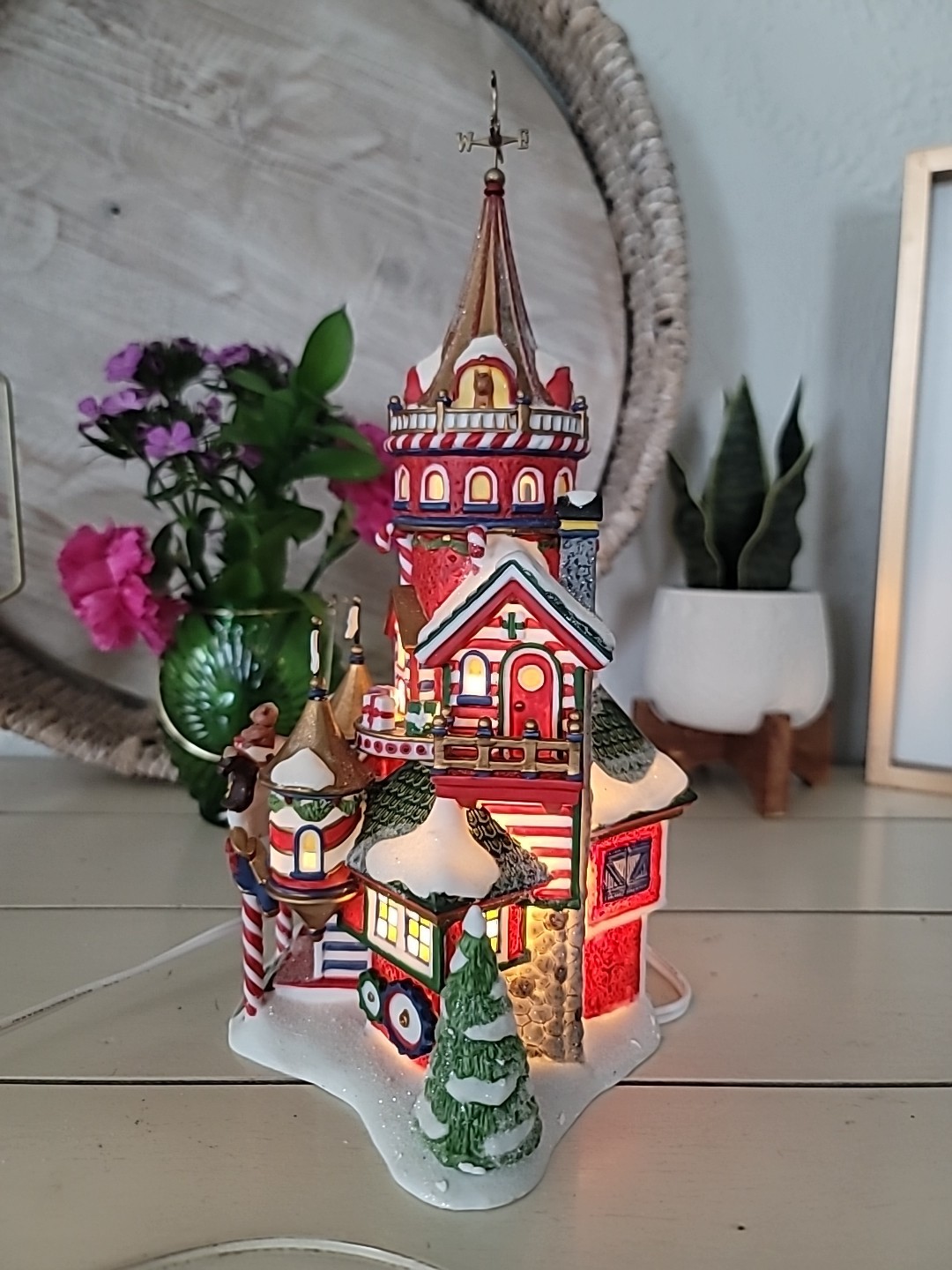 Dept 56 North Pole Village SANTA’S TOY COMPANY Early Release Christmas