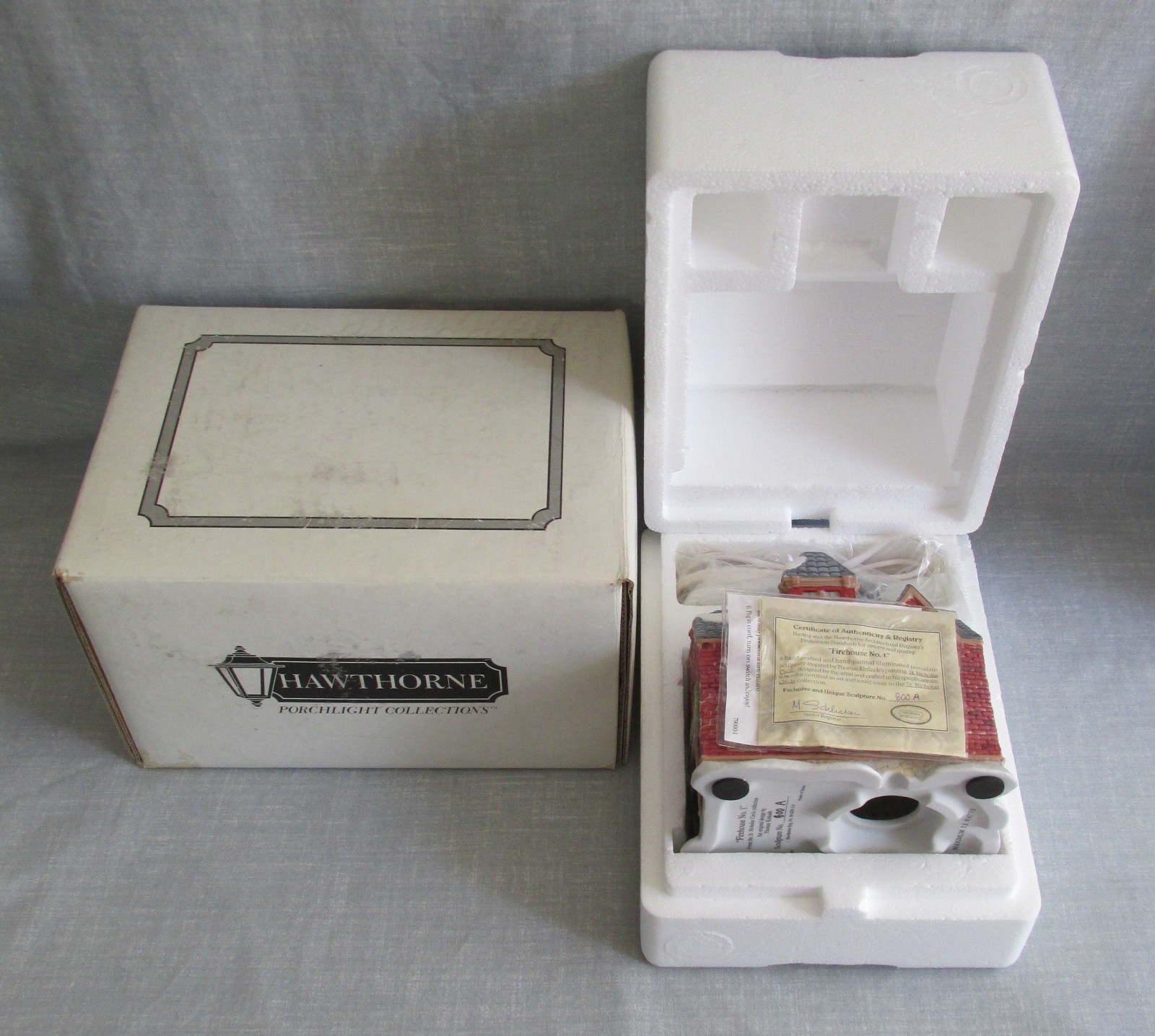 THOMAS KINKADE HAWTHORNE ST. NICHOLAS CIRCLE FIREHOUSE NO. 1 LIGHTED COA BOX