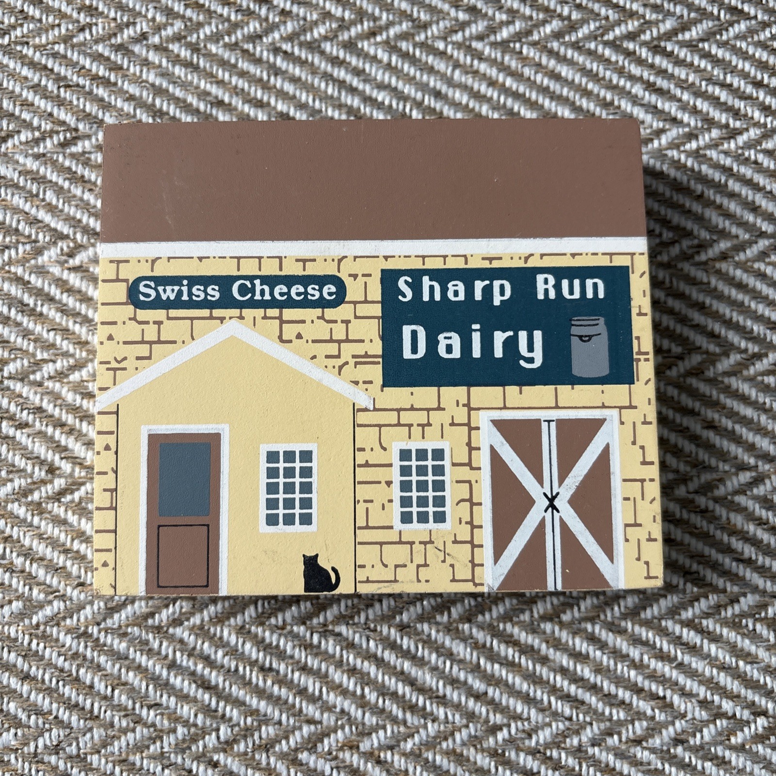 CATS MEOW CHEESE HOUSE AMISH CRAFTSMEN SERIES Signed 1994, Retired
