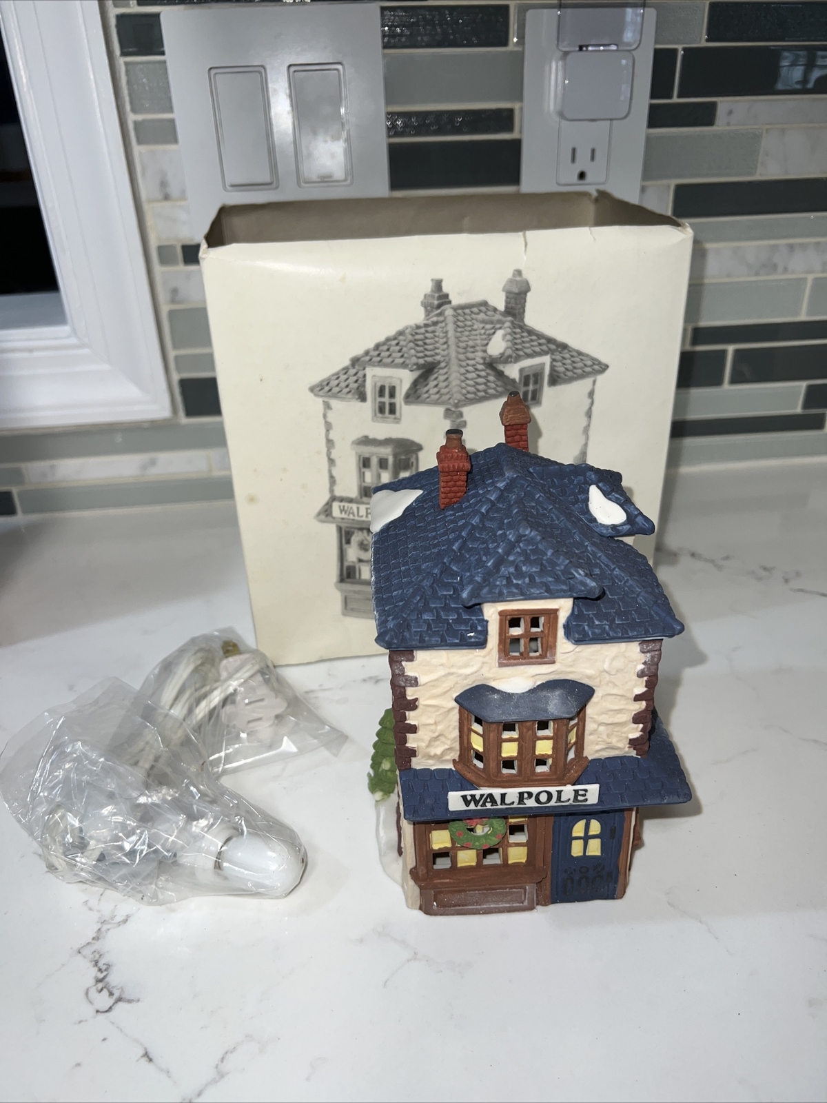 Dept 56 Dickens Village WALPOLE TAILORS One of Merchant Shops 59269 – Retired