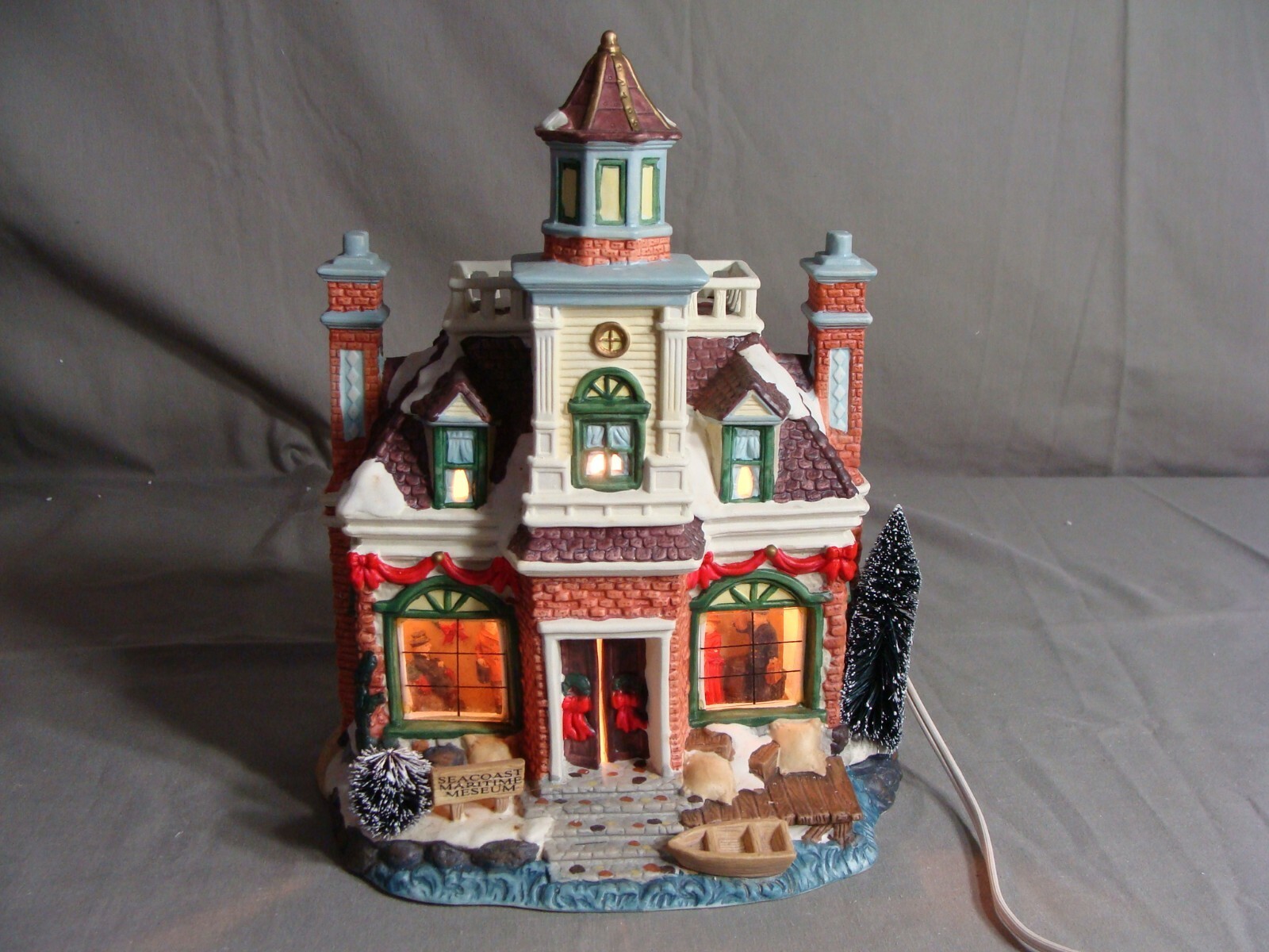 Holiday House Lighted Porcelain “Seacoast Maritime Museum” In Original Box