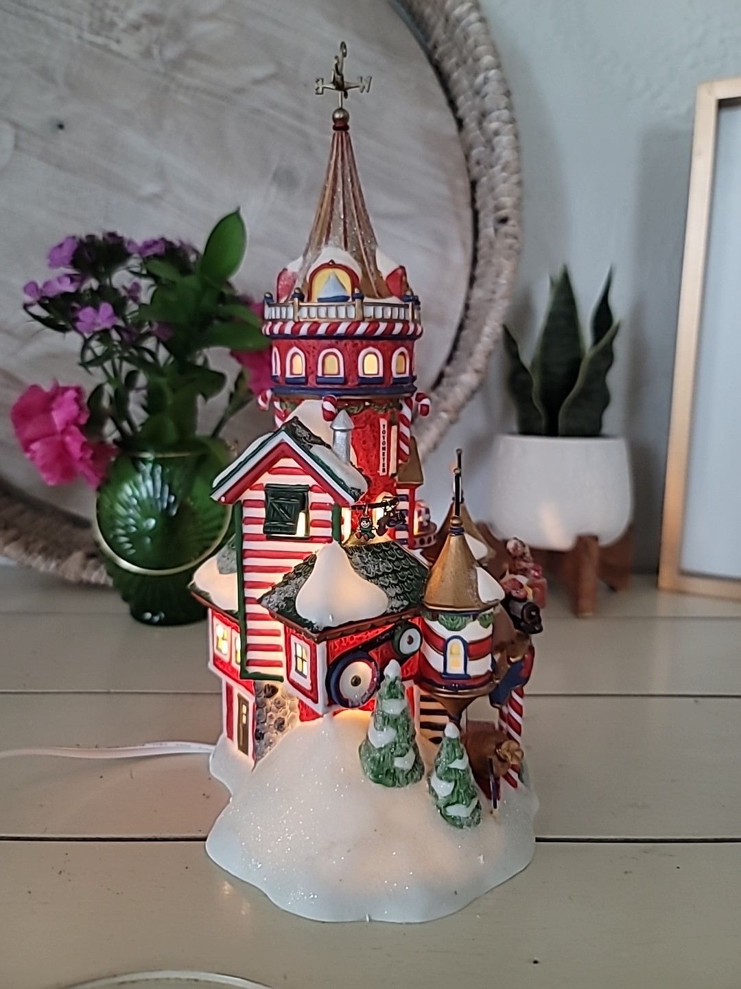 Dept 56 North Pole Village SANTA’S TOY COMPANY Early Release Christmas