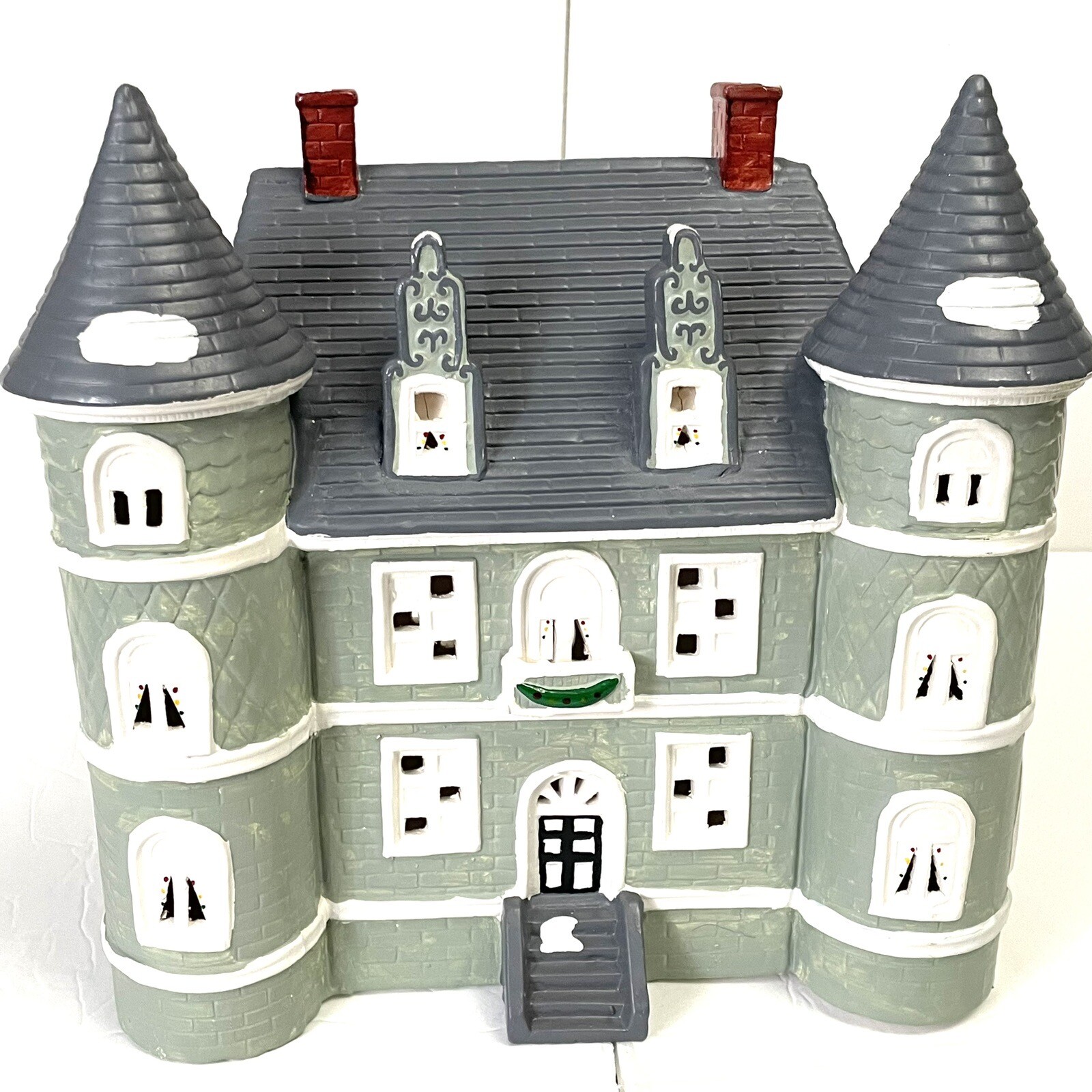 Vintage Ceramic Christmas Village Lakeside Manor 12×11 in