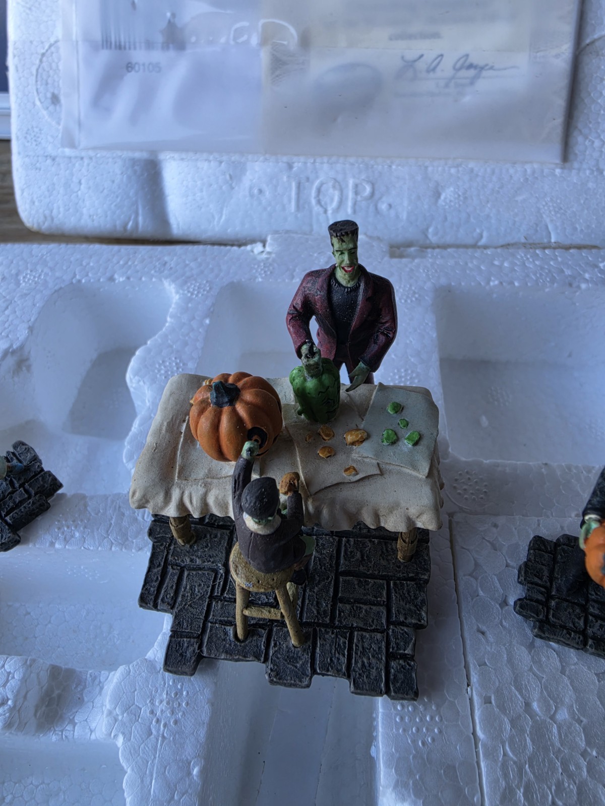 Hawthorne Village The Munsters “Decorating Pumpkins” Figurine Accessory Set COA