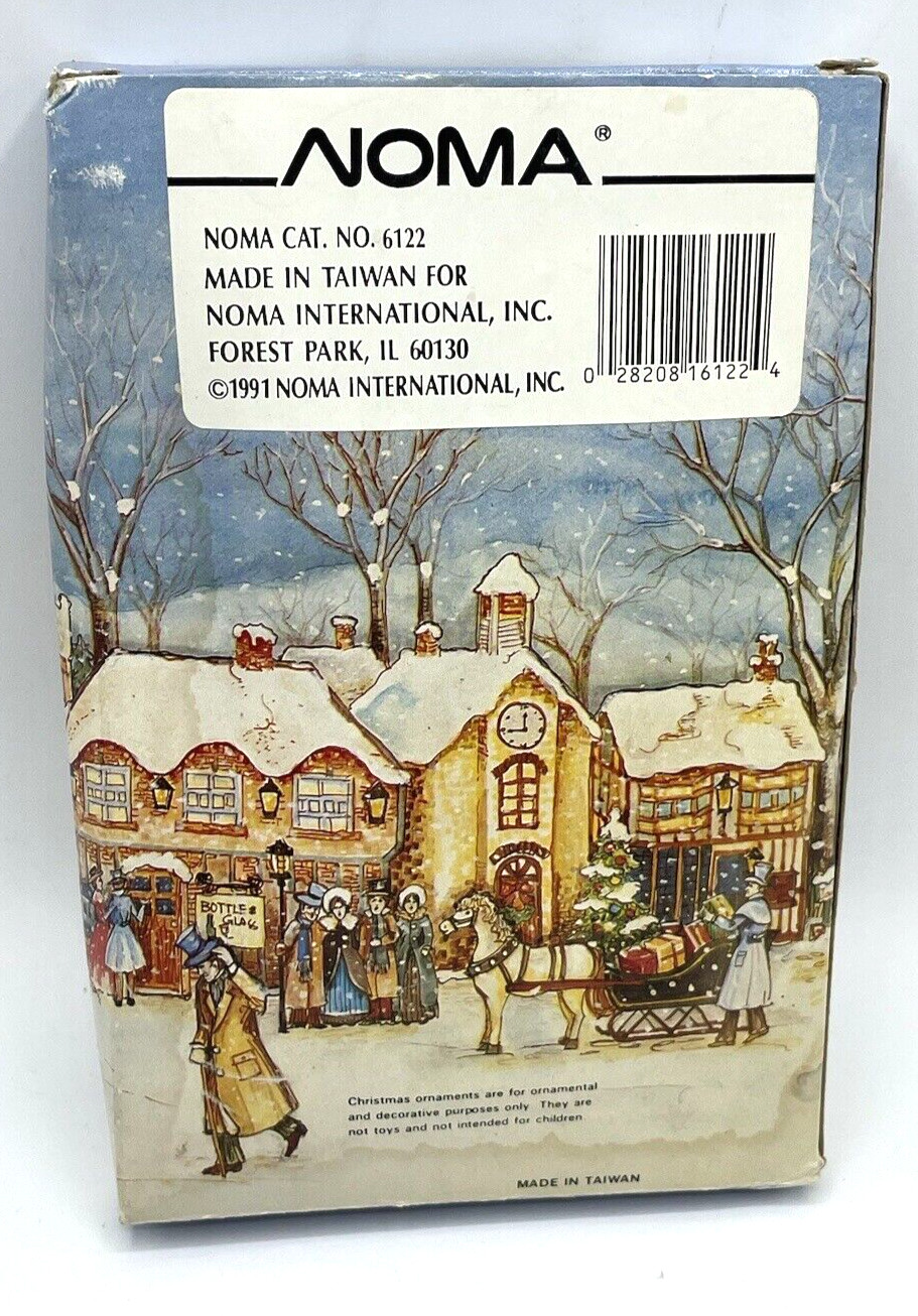 DICKENSVILLE Christmas Village Lamp Posts Battery Powered w/Wreaths 4″ NEW