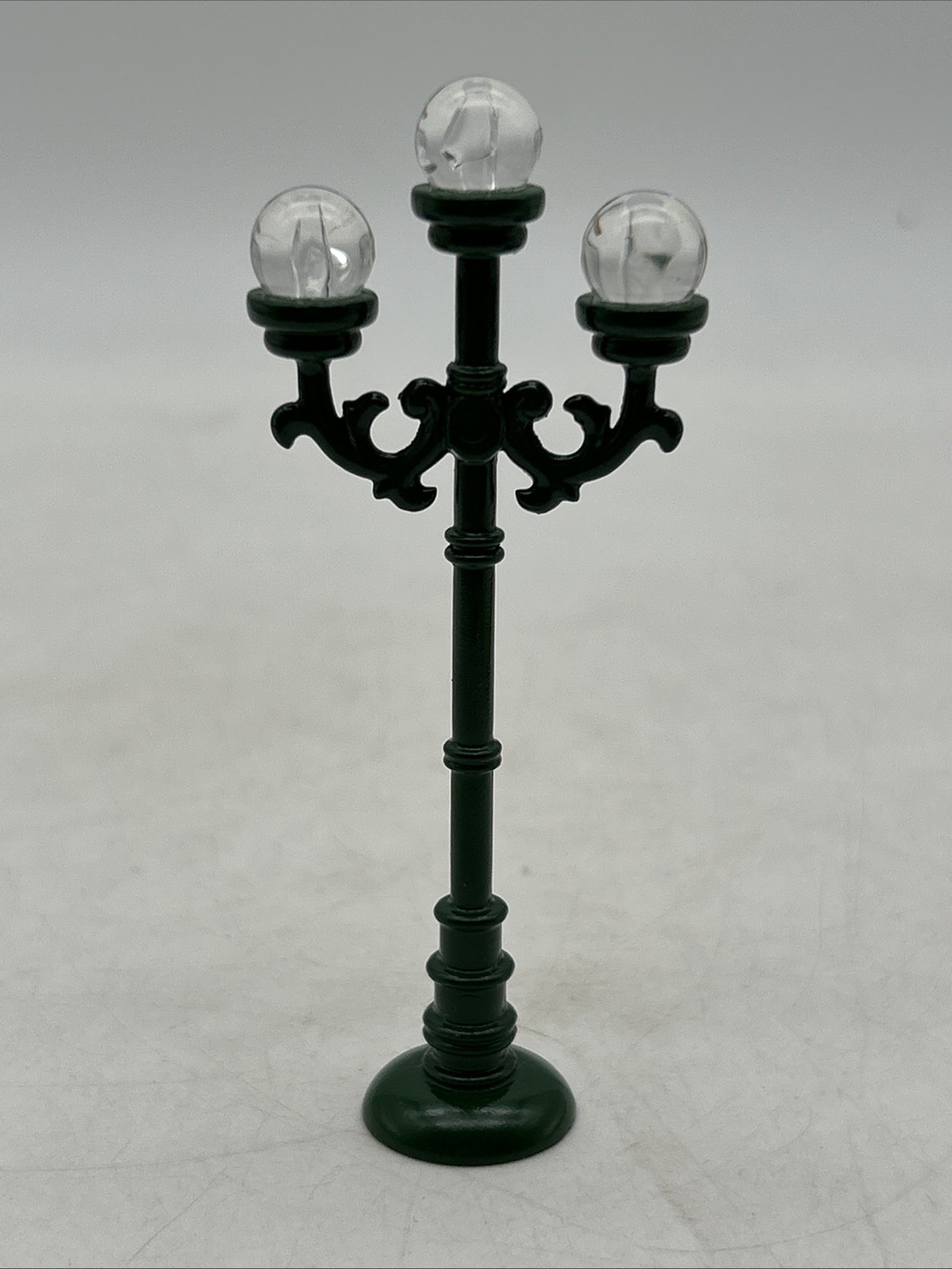 Vtg 3-3/4” Green Metal Triple Globe Street Light For Christmas Village Taiwan