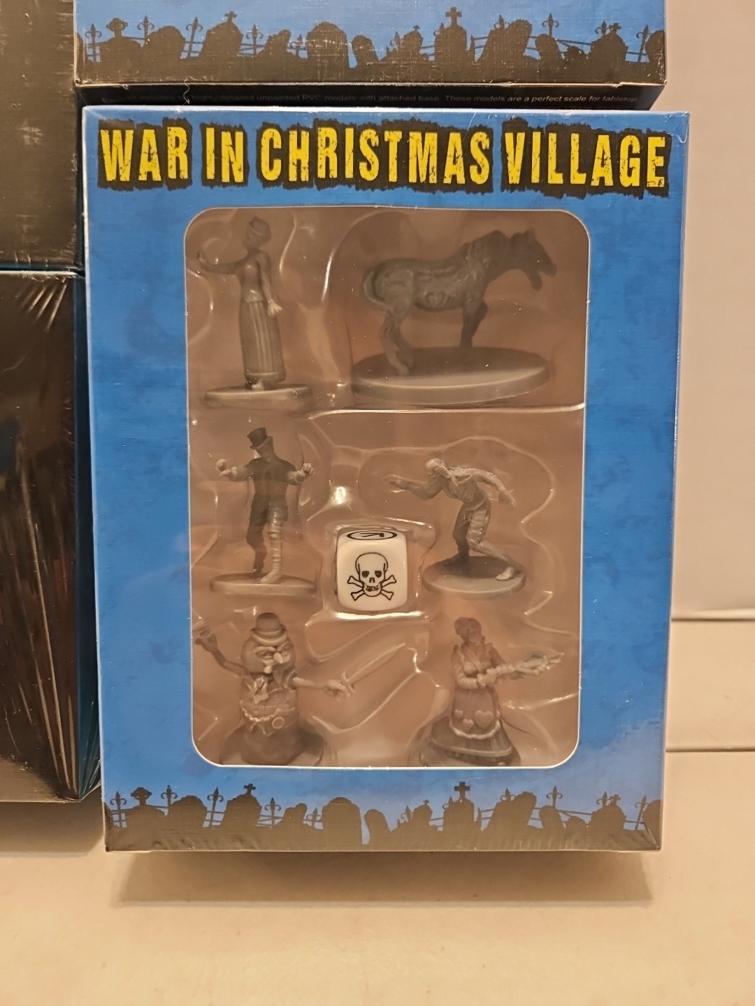 War In Christmas Village Tabletop Miniature Figurines – Lot Of 4 – New Z