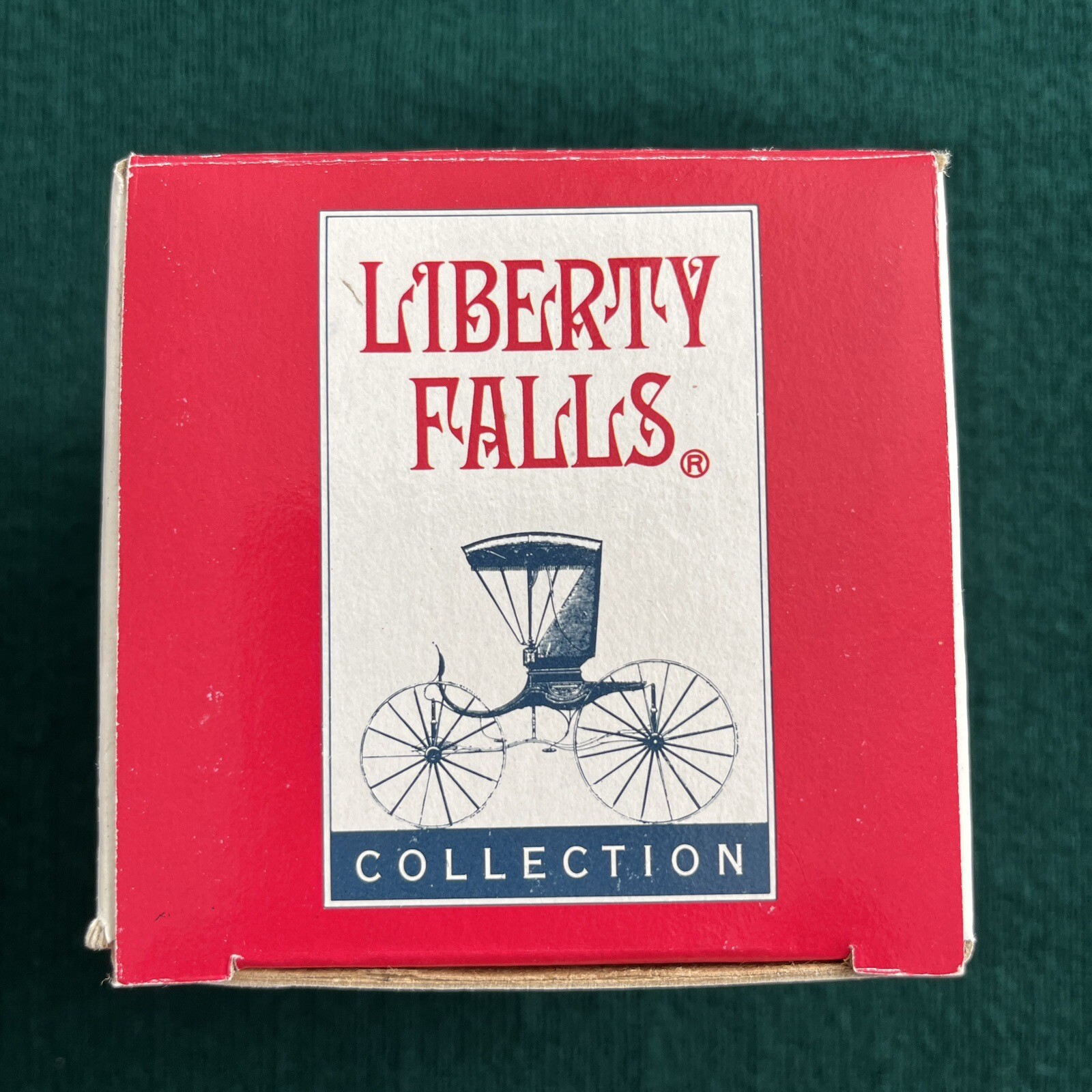 Liberty Falls Americana Collection Vintage City Hall AH84