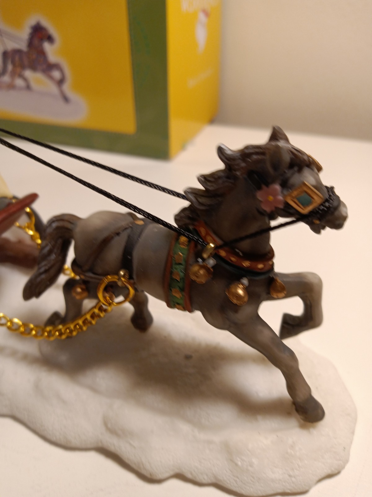 Vtg Santa’s Workshop Horse Drawn Carriage Figurine, Village Accessory