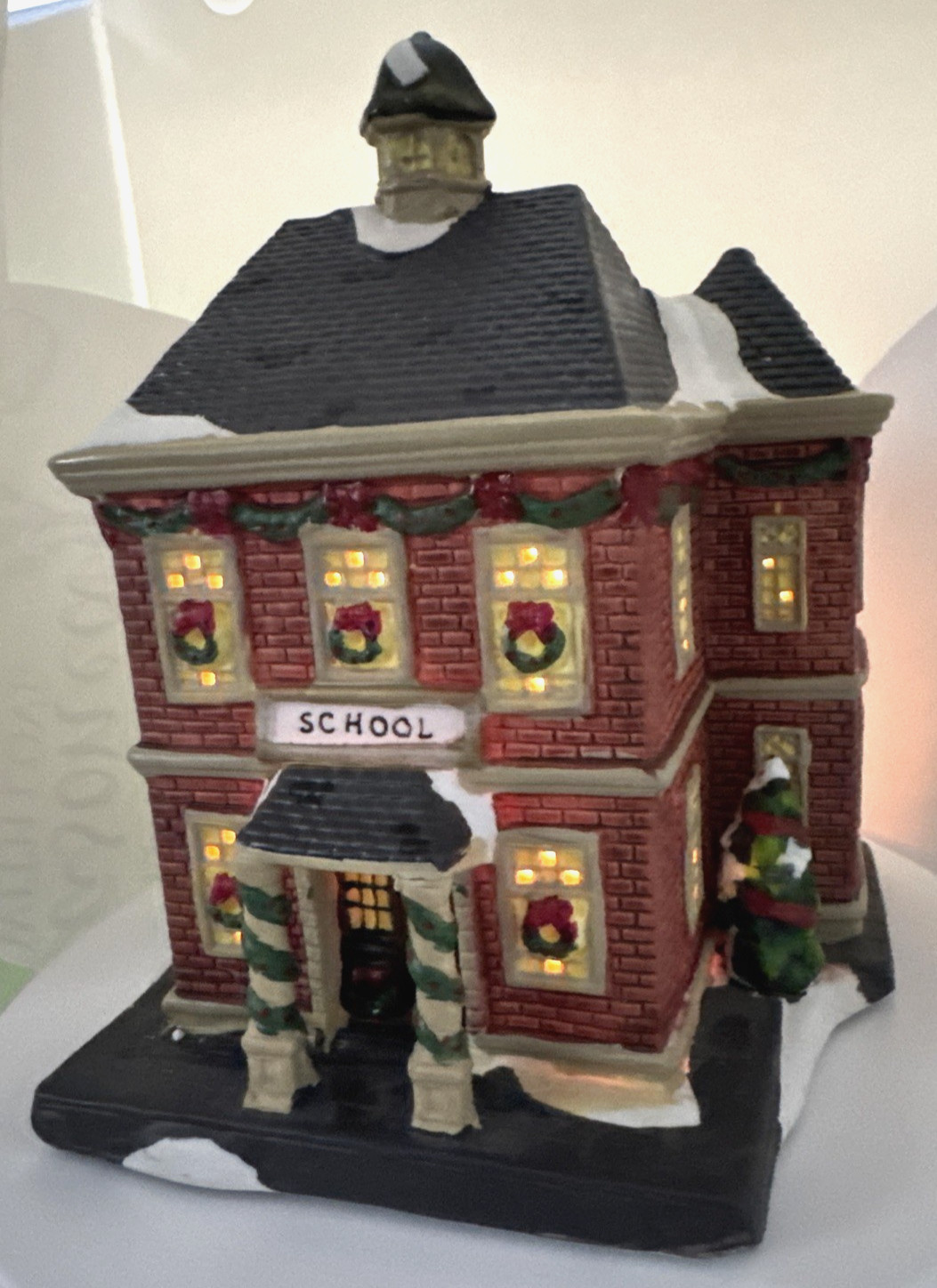 2007 Holiday Inspirations New Hope School Lighted Xmas w/ New Cord Light & Bulb