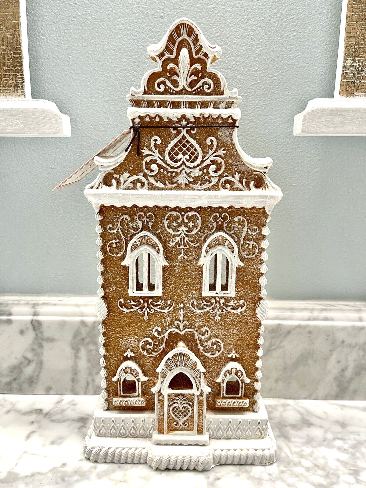 Cupcakes & Cashmere 14″ FLAT Victorian Christmas Gingerbread House Decor