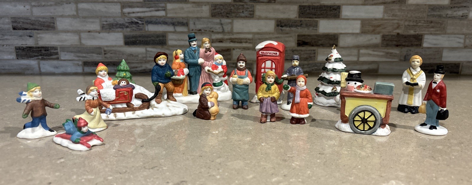 Unbranded Christmas Village Figurines Accessories Decor – Lot of 16 Pieces