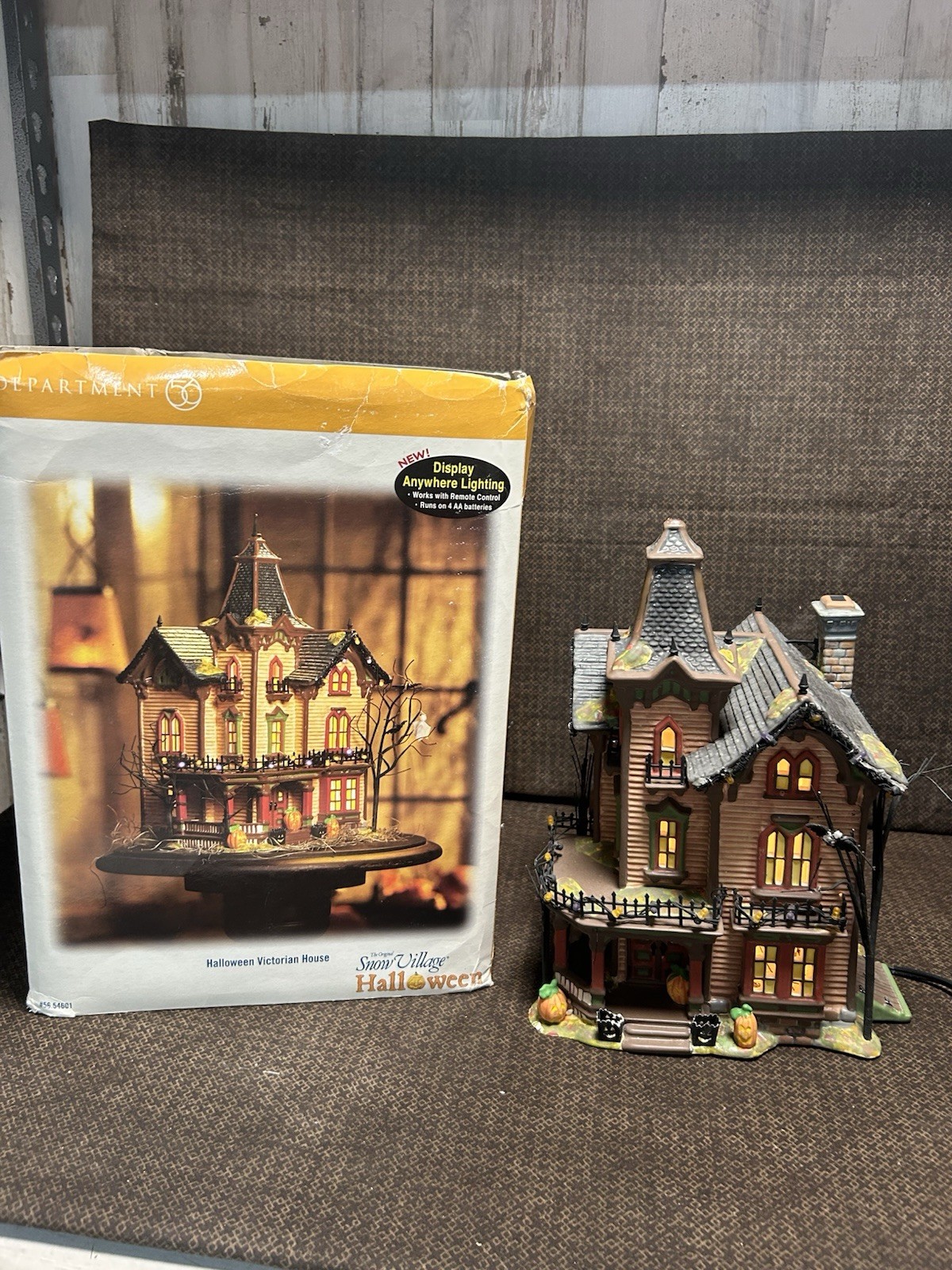 2005 Dept 56 The Original Snow Village Halloween VICTORIAN HOUSE #54601 READ