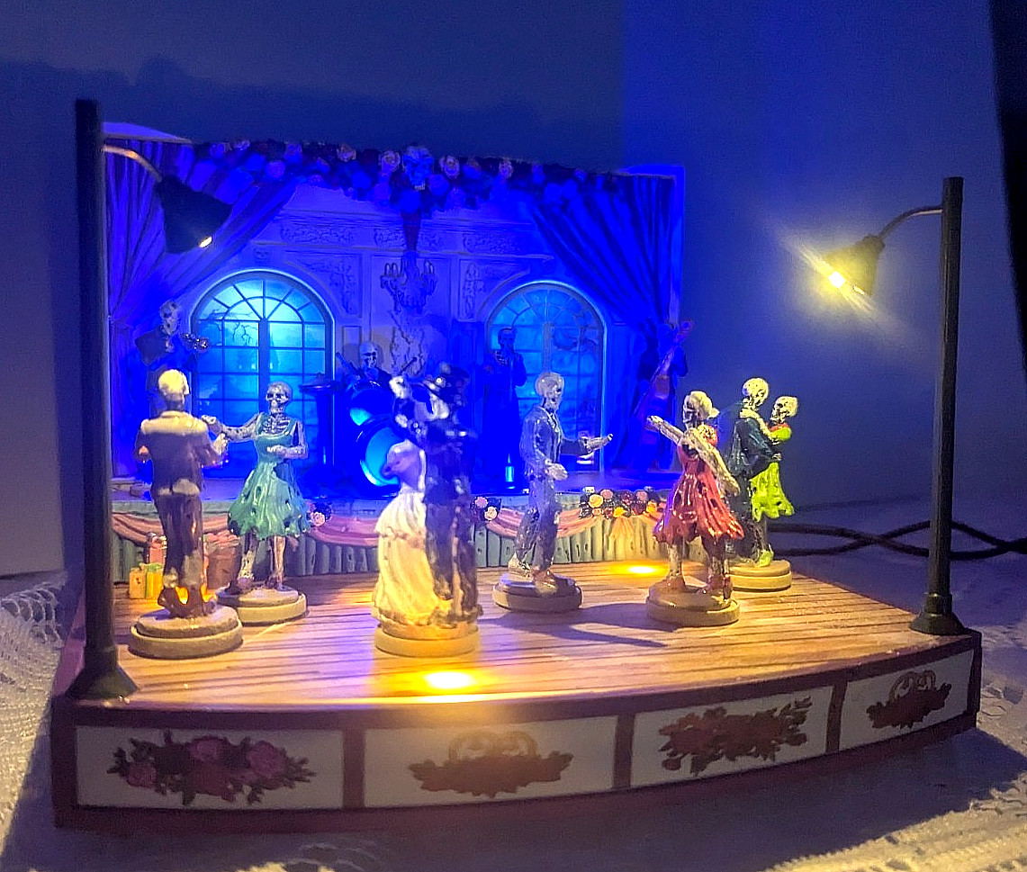 Lemax Spooky Town Skeleton Wedding Party 2025 Halloween Village Animated Musical