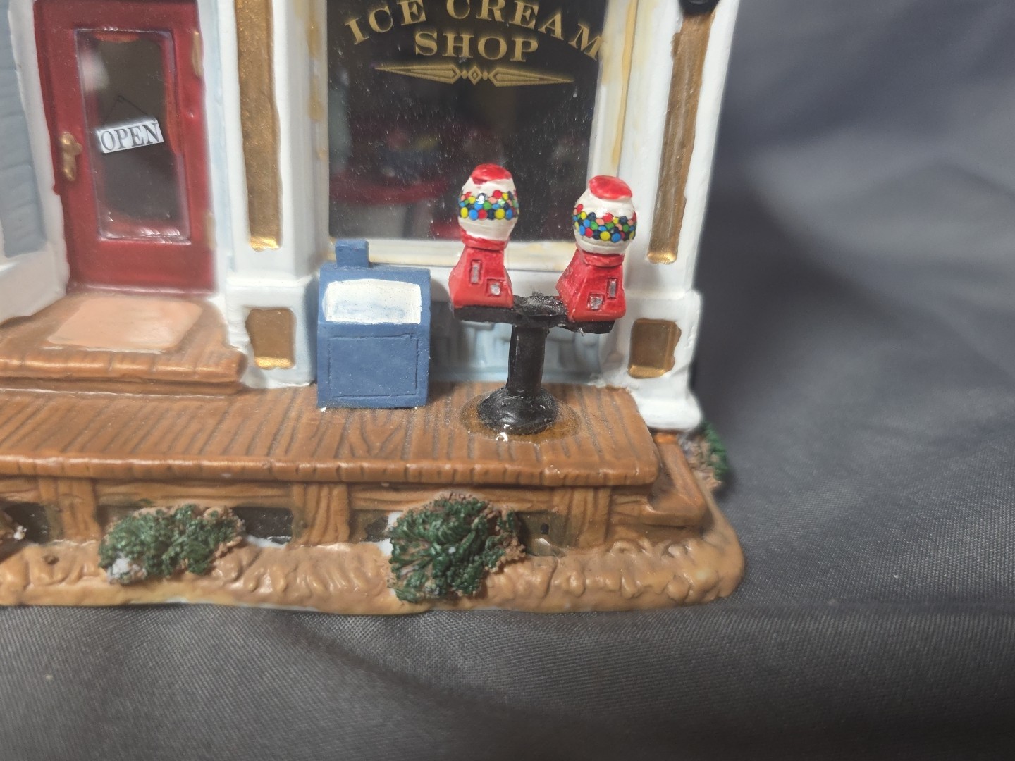 Lemax Harvest Crossing Suzy’s Ice Cream Store W Box And Light Retired