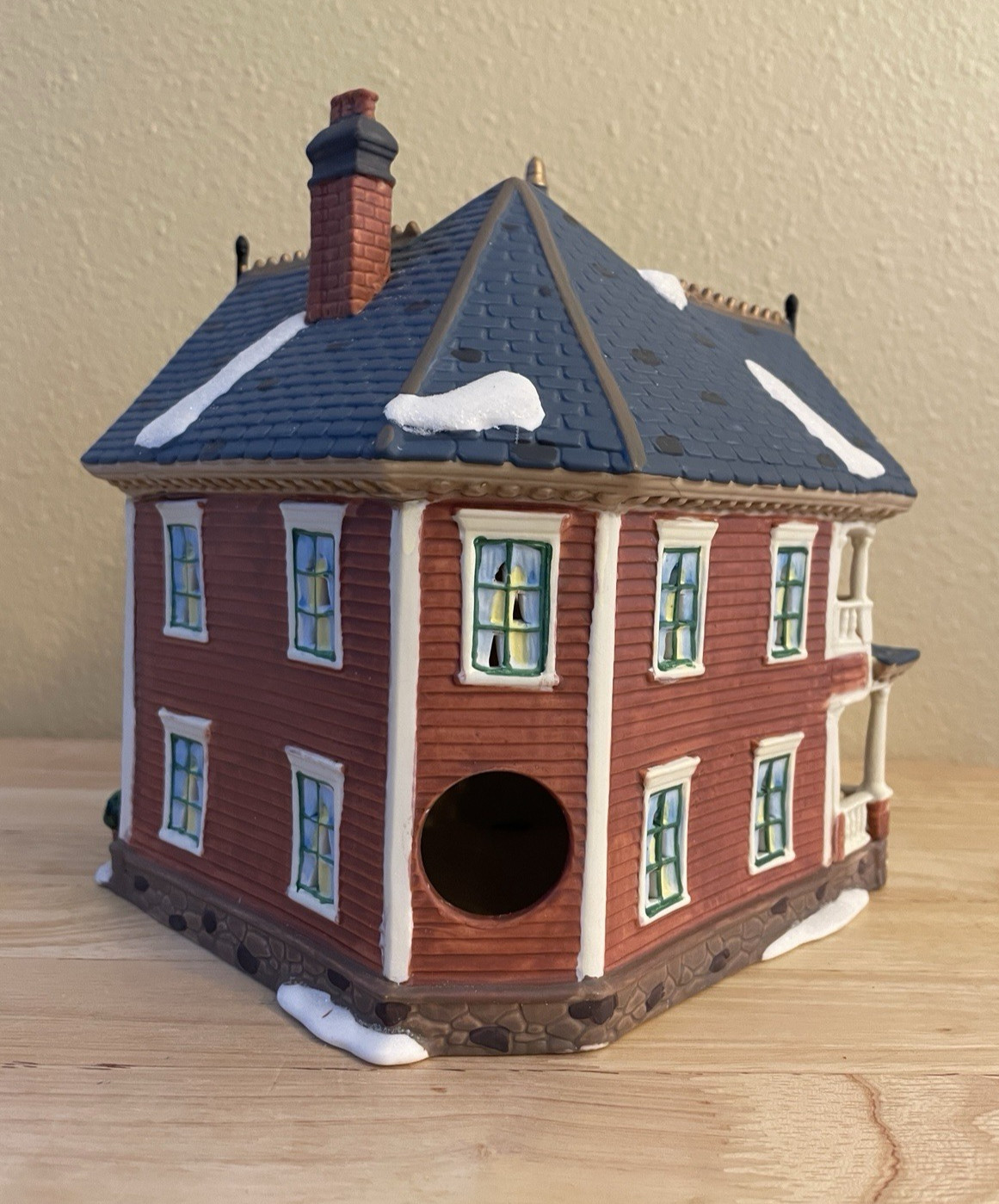 Parmore Estates Bed & Breakfast Holiday Inspirations Lighted House