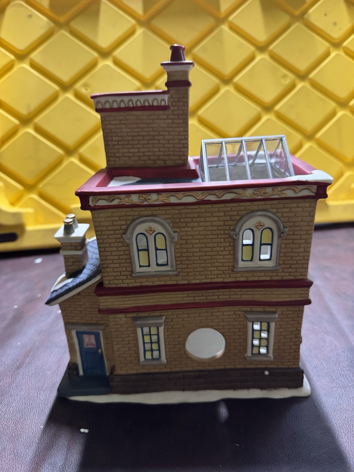 Heartland Valley Village Briggs Pharmacy Porcelain Lighted House