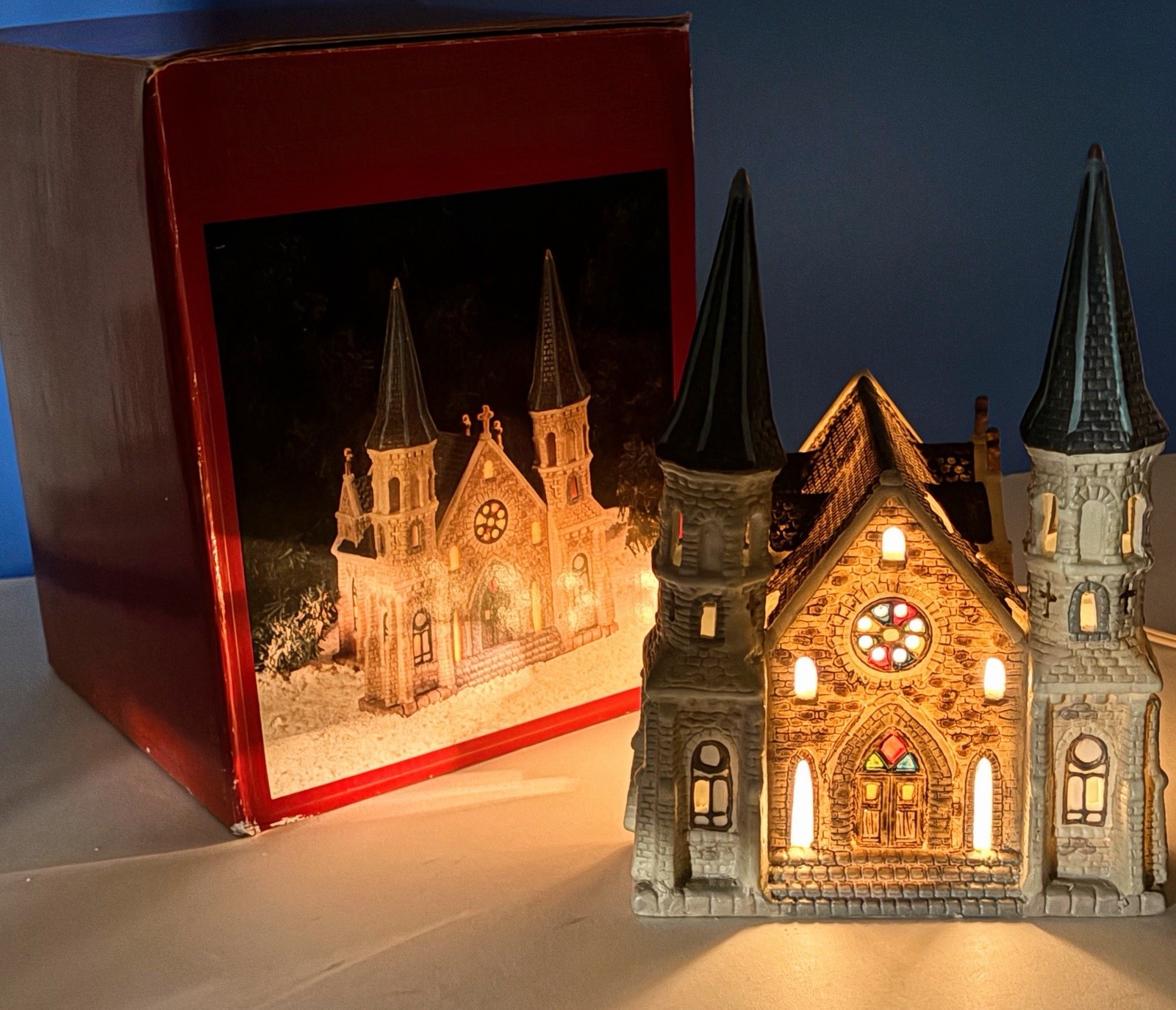 Dickens Keepsake Porcelain Lighted House Cathedral Church Snow Village Lighted