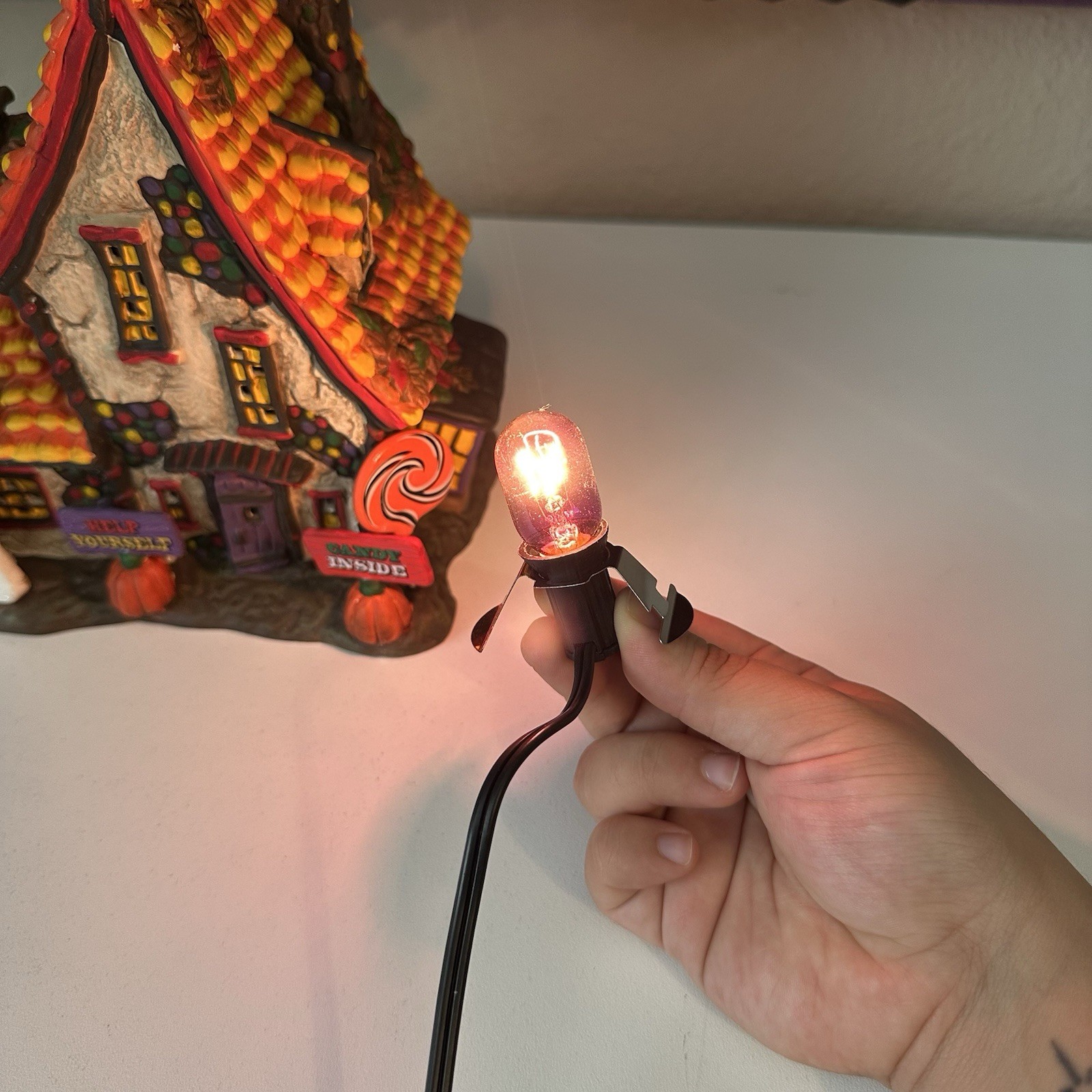 Dept 56 Halloween Snow Village “Sweet Trappings Cottage” – *READ* – WORKING